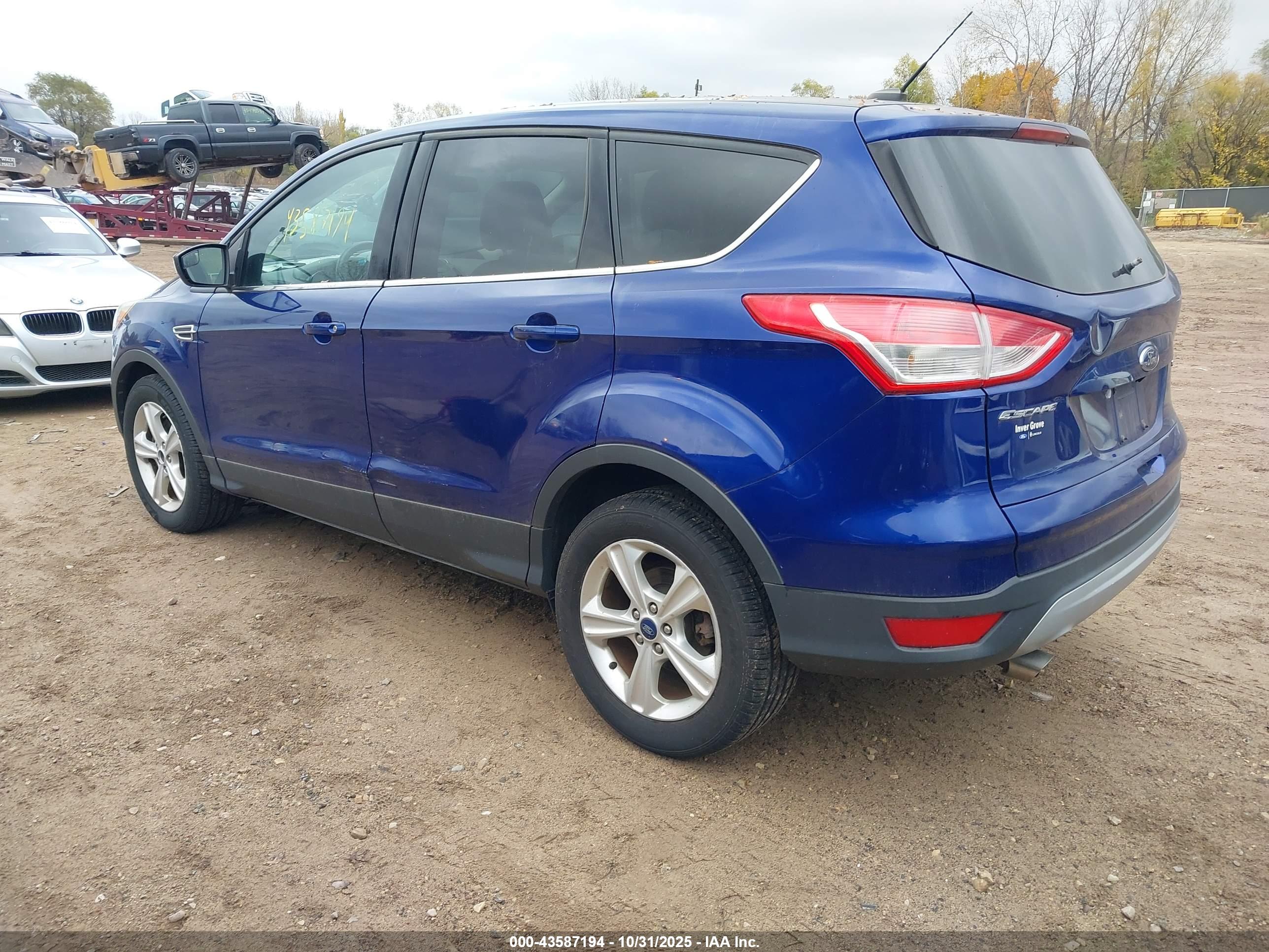 FORD ESCAPE image 3