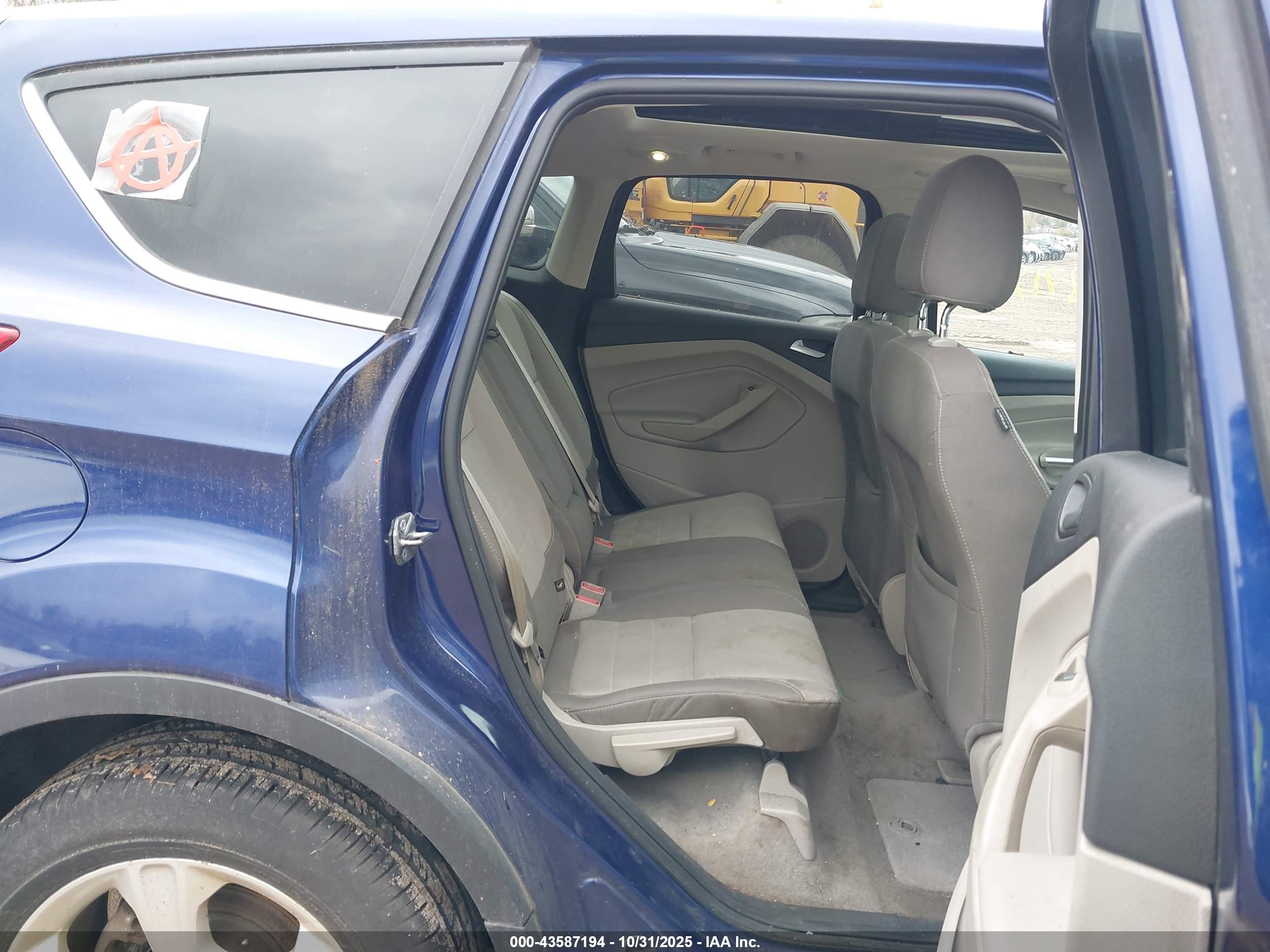 FORD ESCAPE image 8