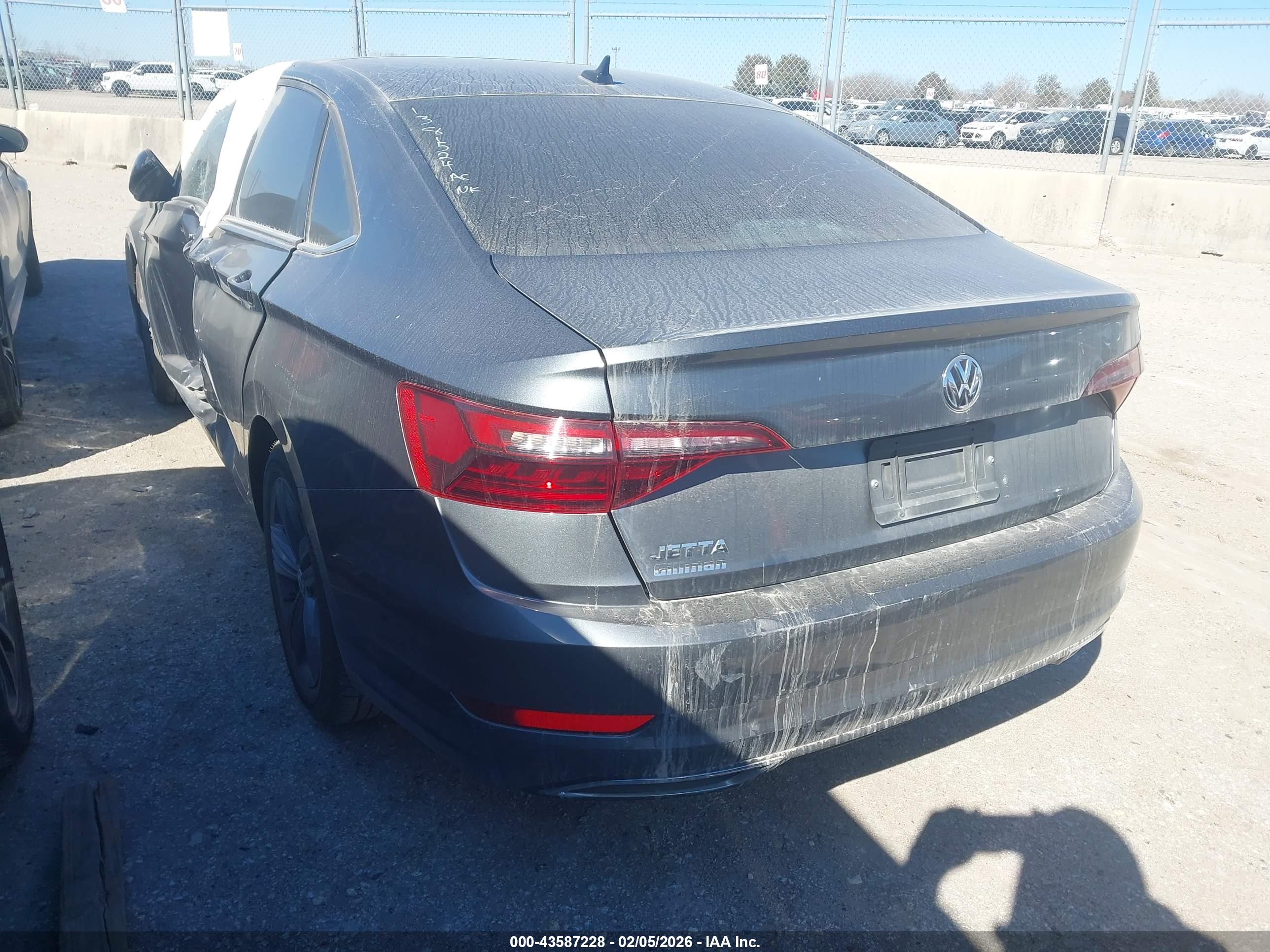 VOLKSWAGEN JETTA image 3