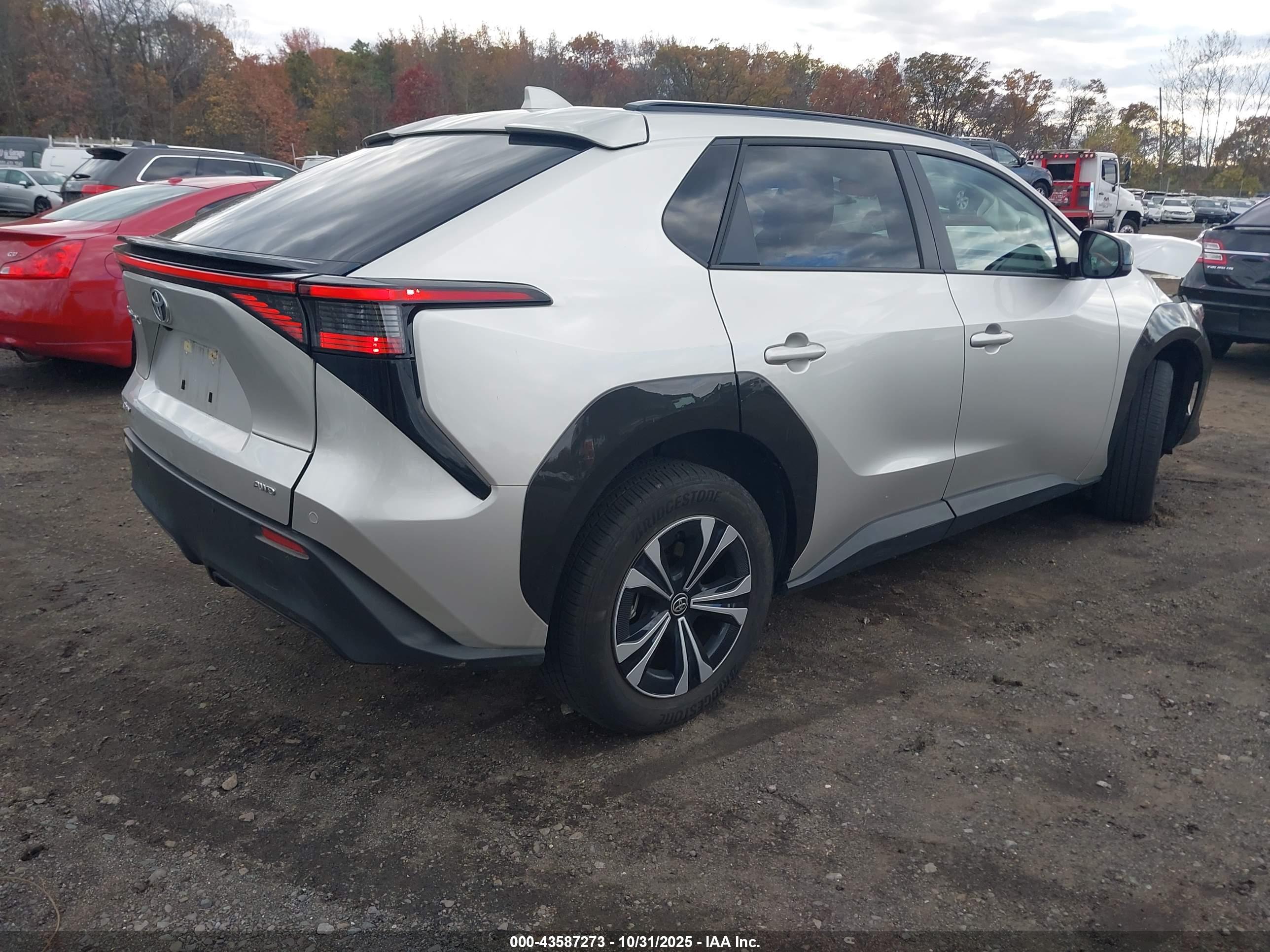 TOYOTA BZ4X image 4