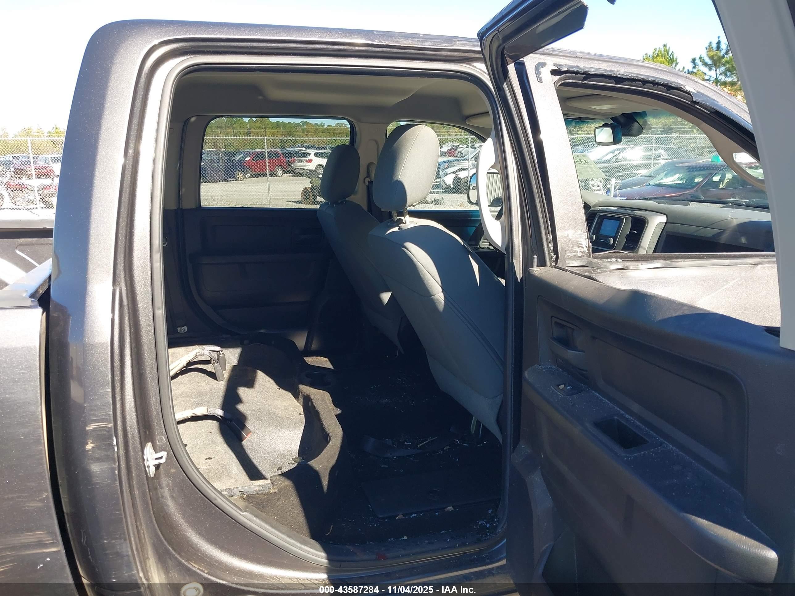RAM 2500 image 8