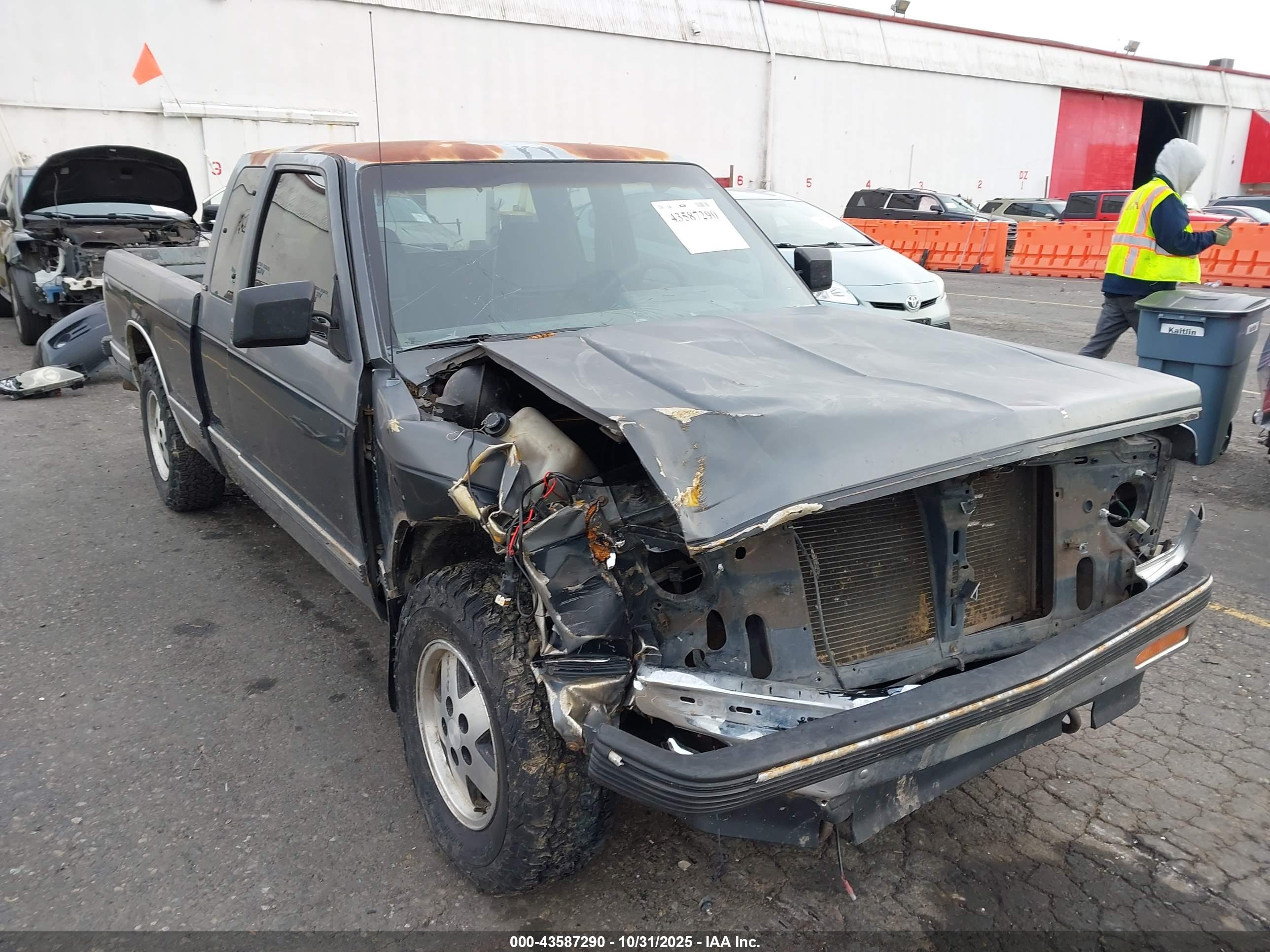 CHEVROLET S image 6