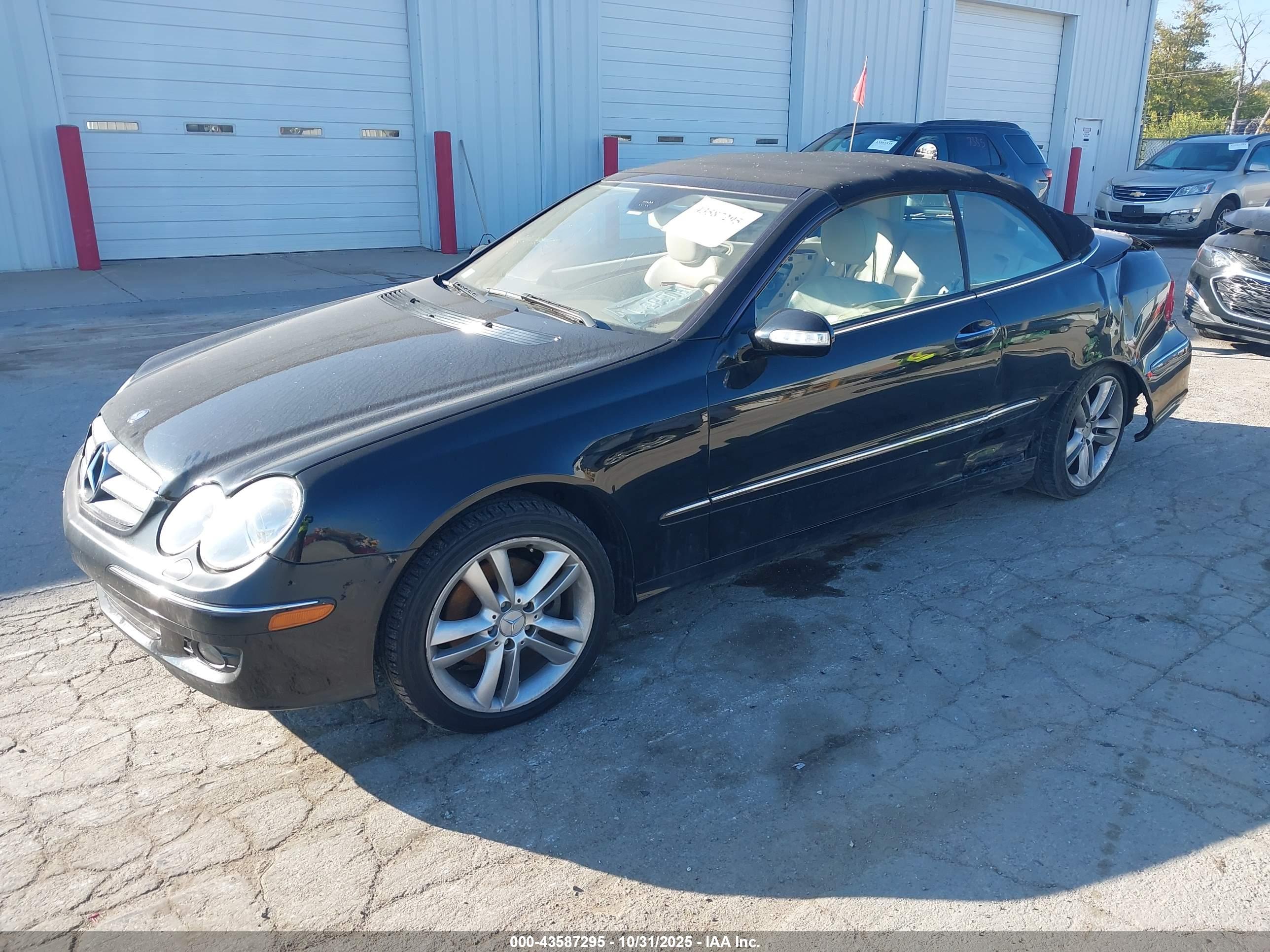 MERCEDES-BENZ CLK image 2