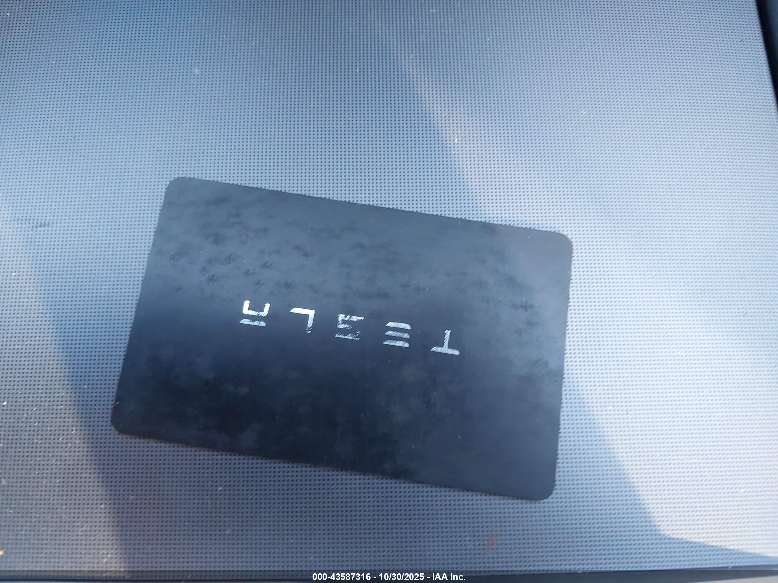TESLA MODEL image 11