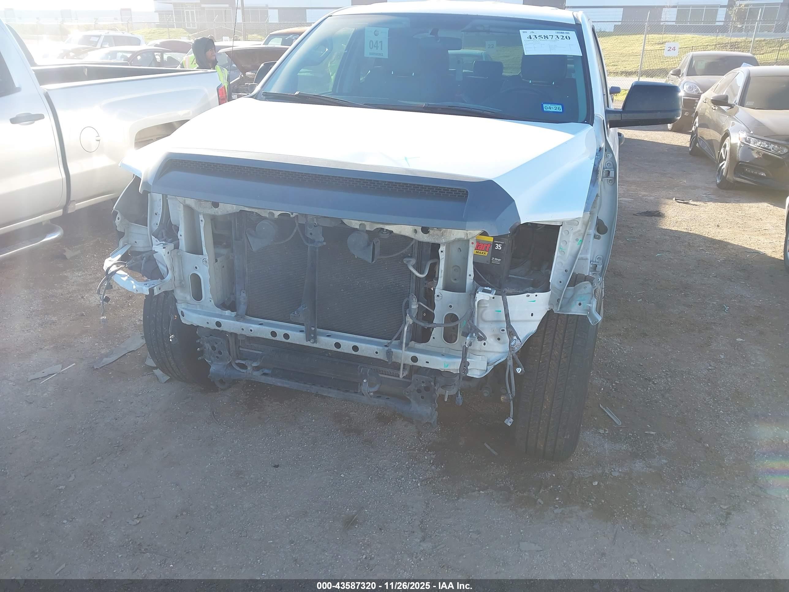 TOYOTA TUNDRA image 6