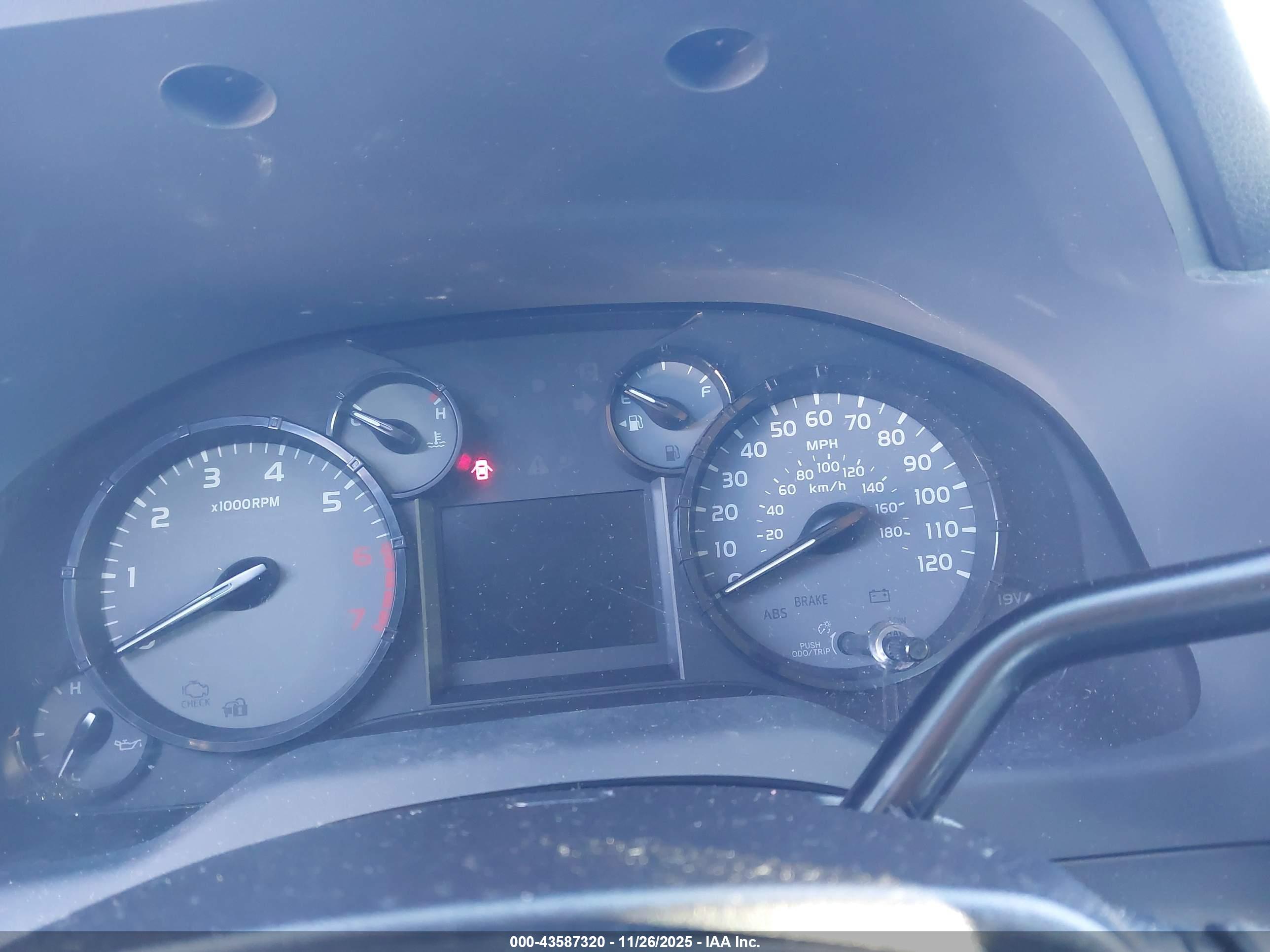 TOYOTA TUNDRA image 7