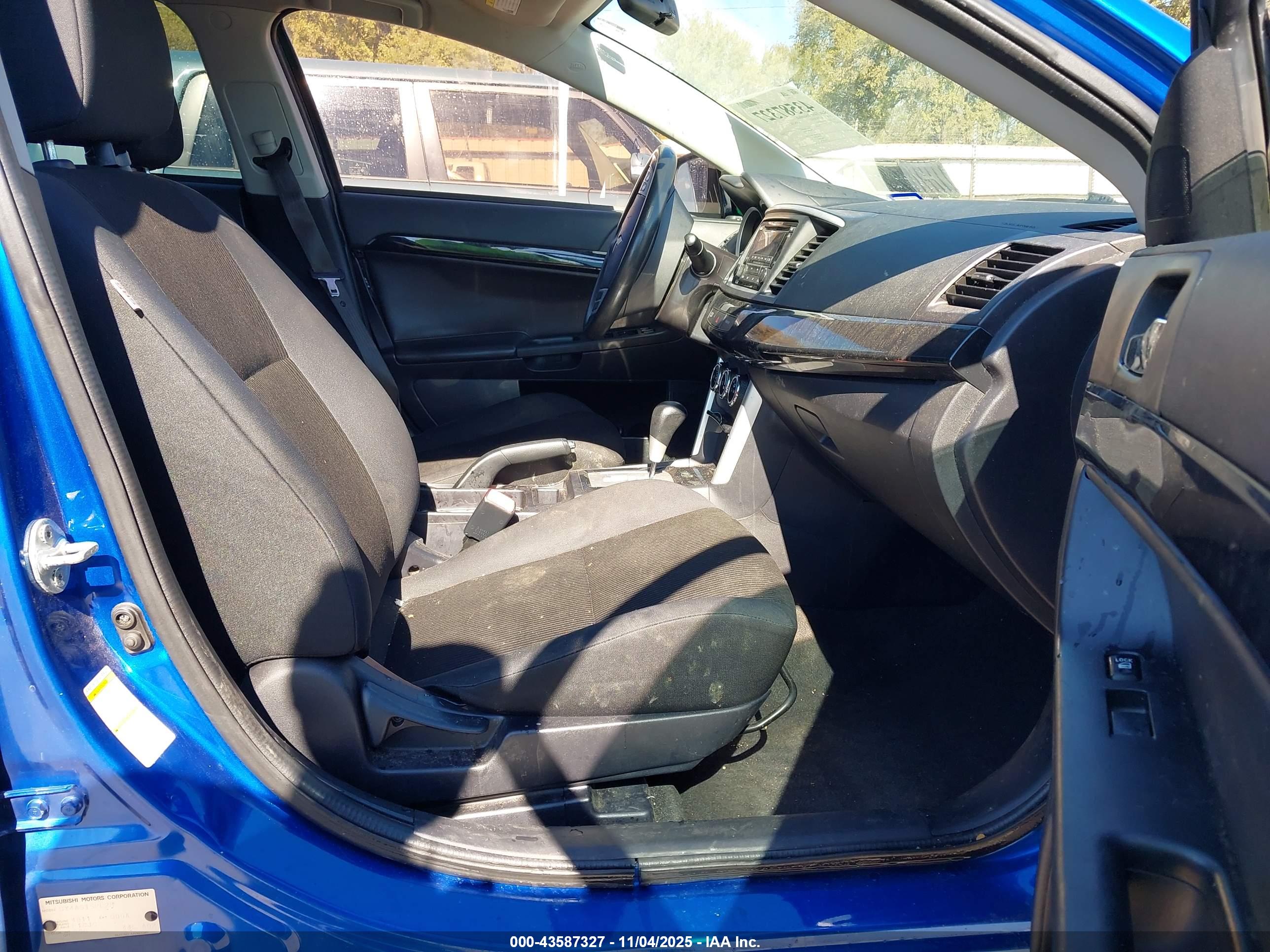 MITSUBISHI LANCER image 5