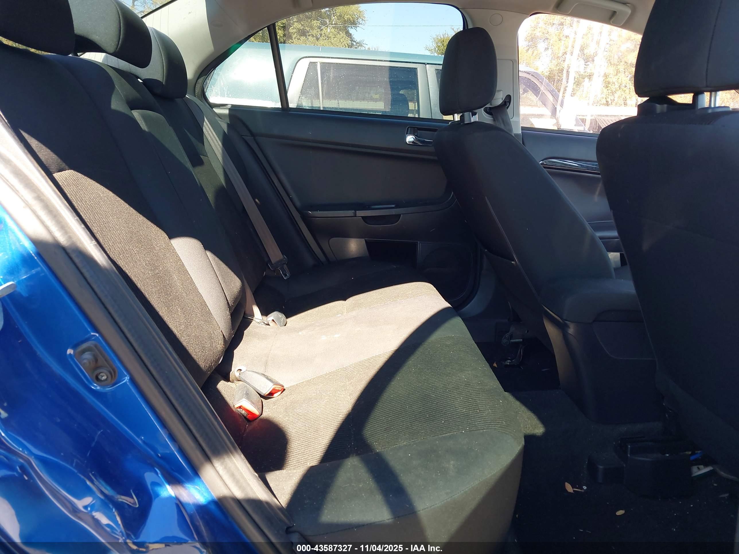 MITSUBISHI LANCER image 8