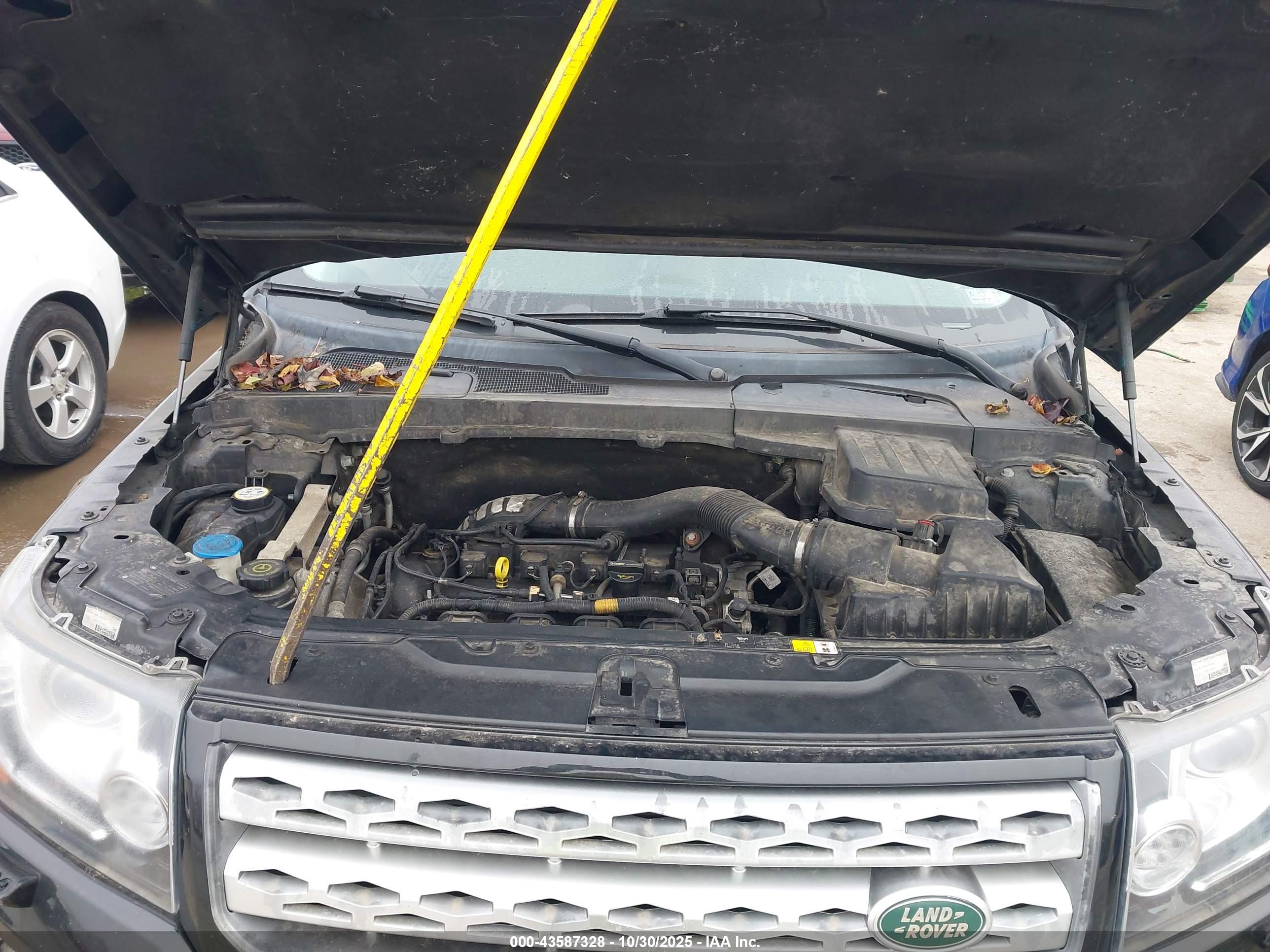 LAND ROVER image 10