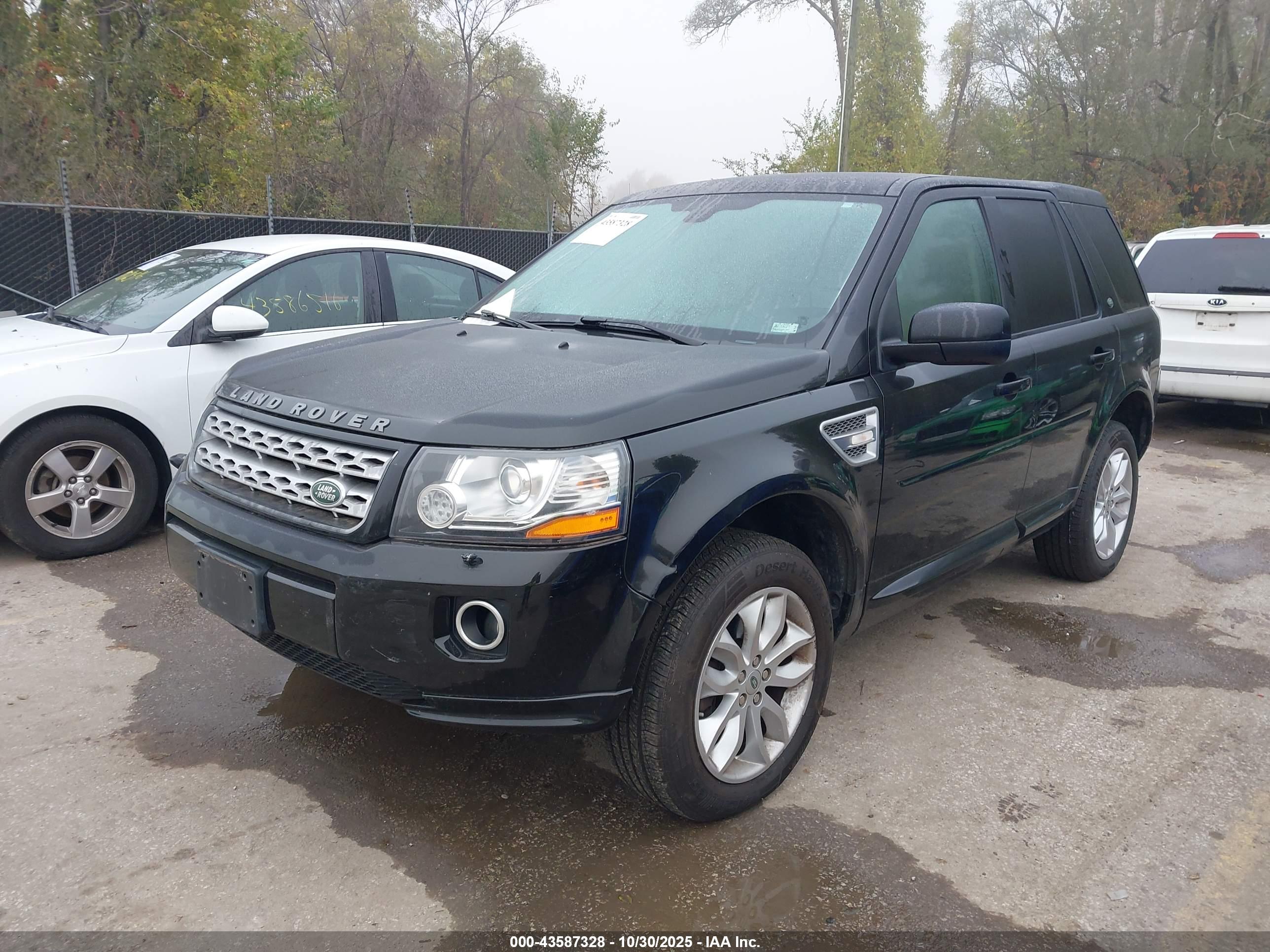 LAND ROVER image 2