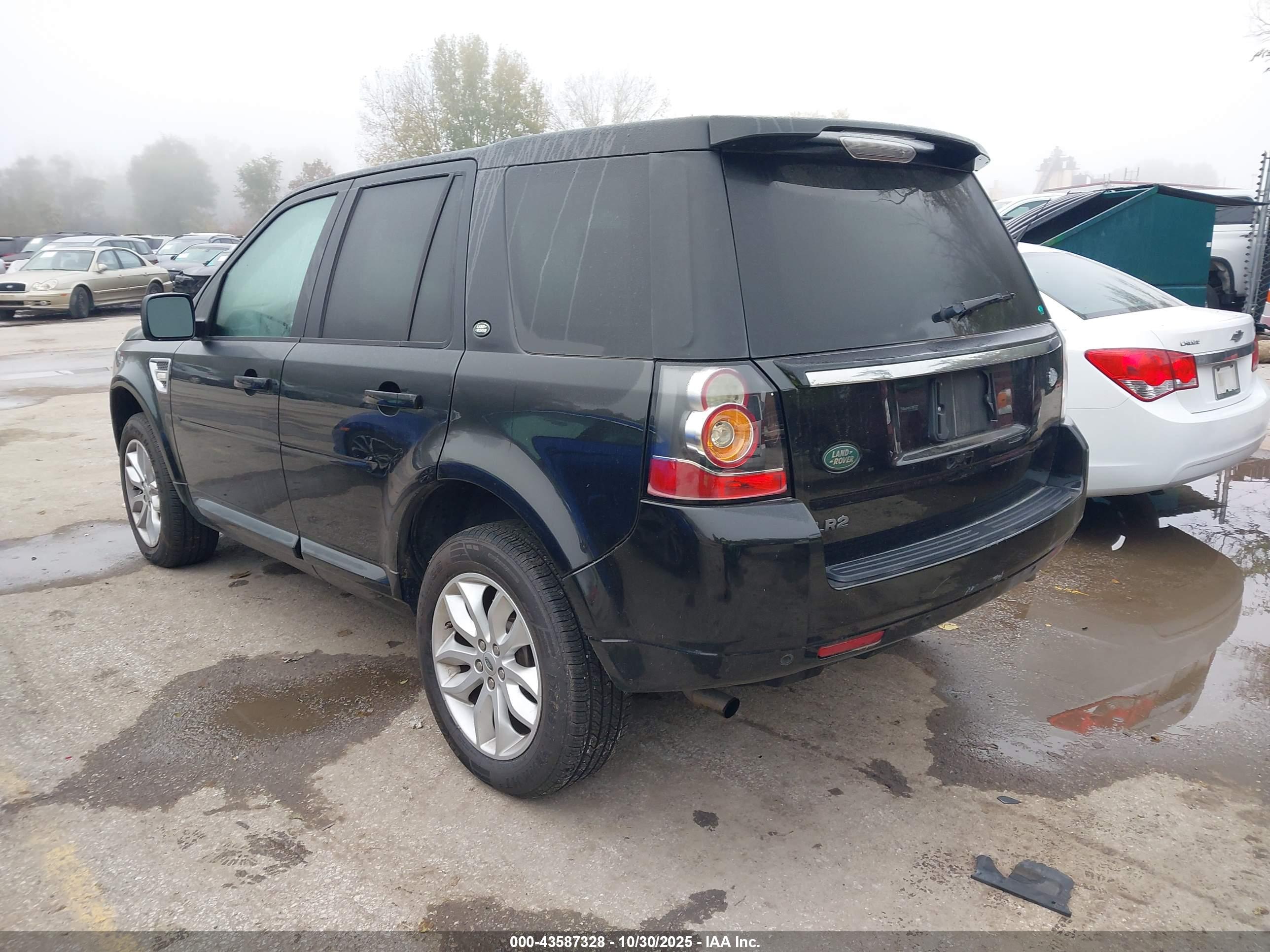 LAND ROVER image 3