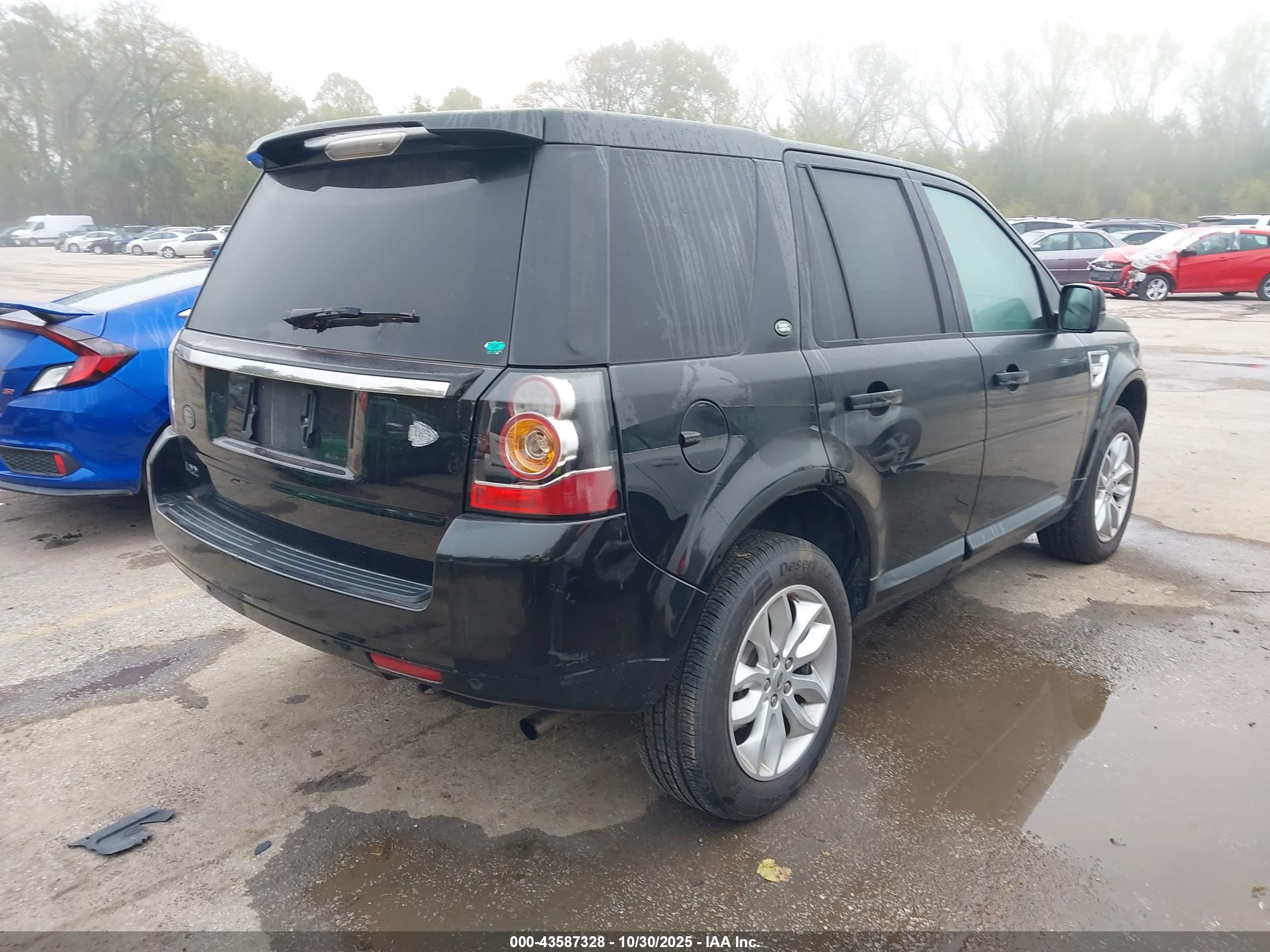 LAND ROVER image 4