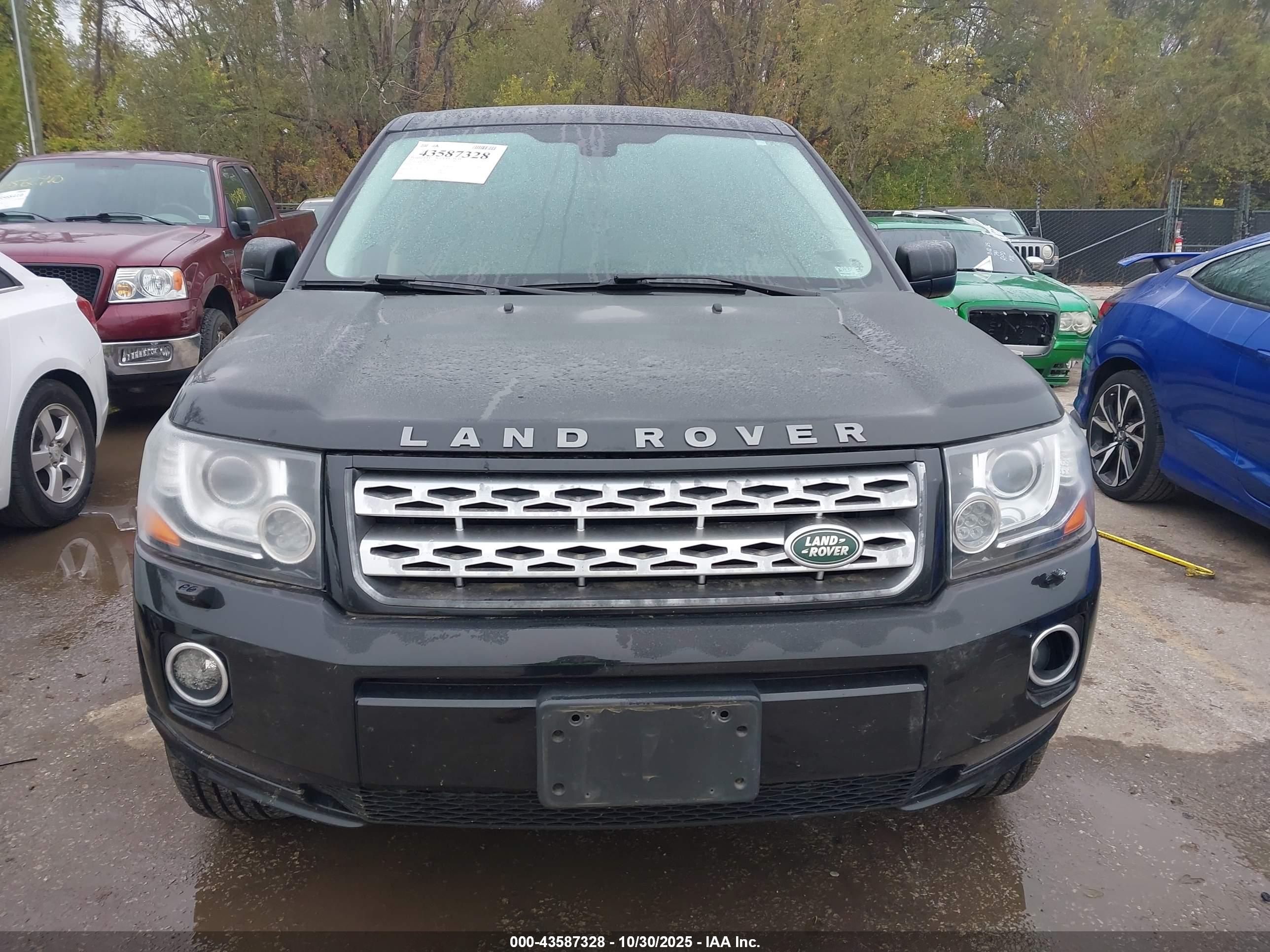 LAND ROVER image 6