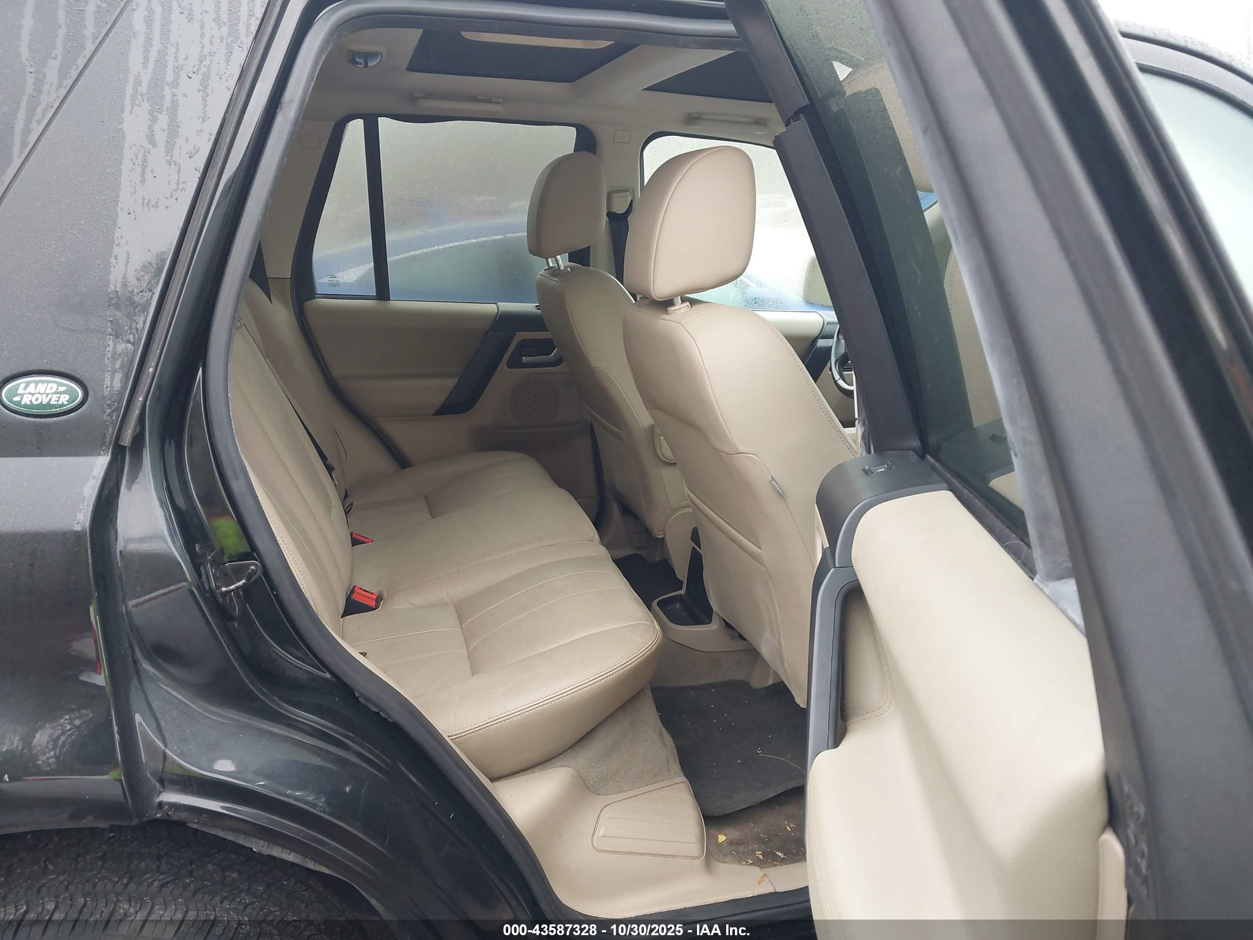 LAND ROVER image 8