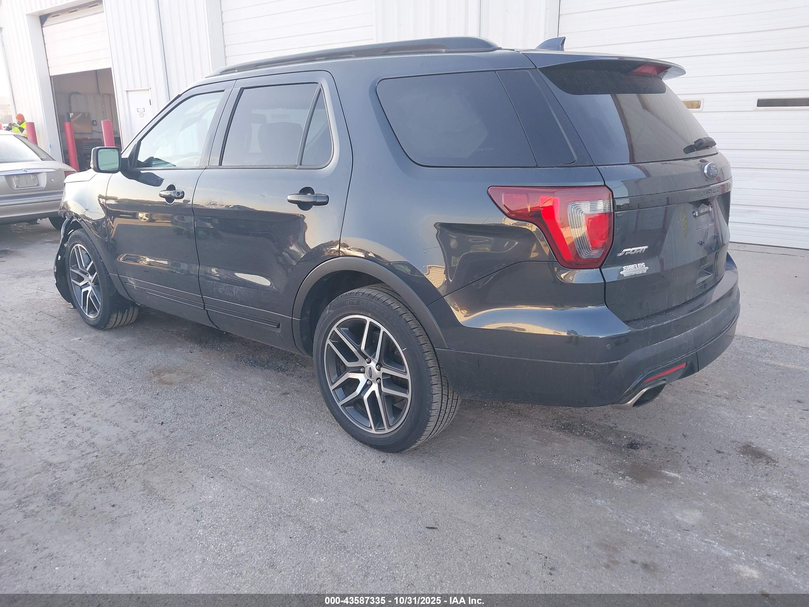 FORD EXPLORER image 3