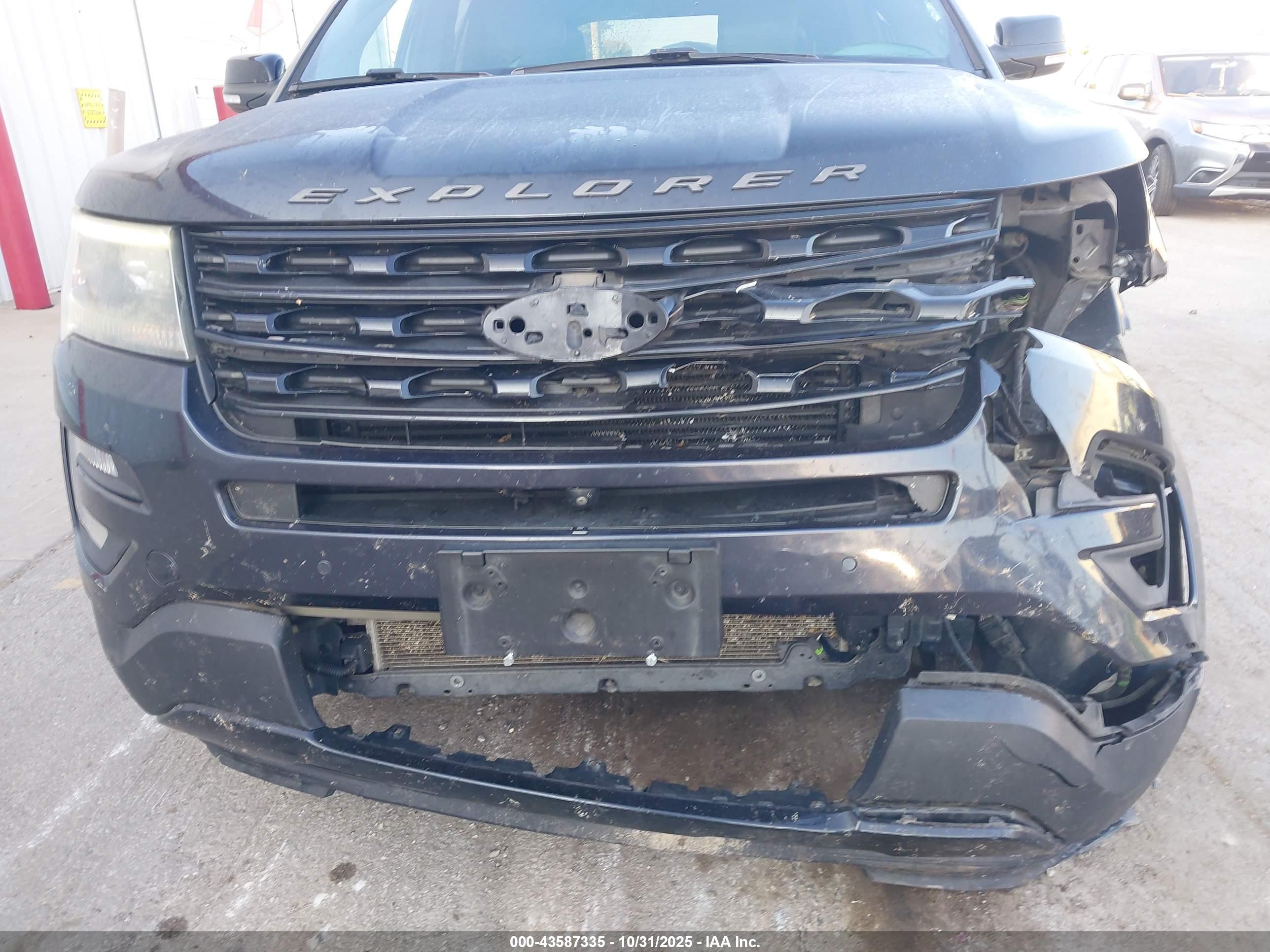 FORD EXPLORER image 6