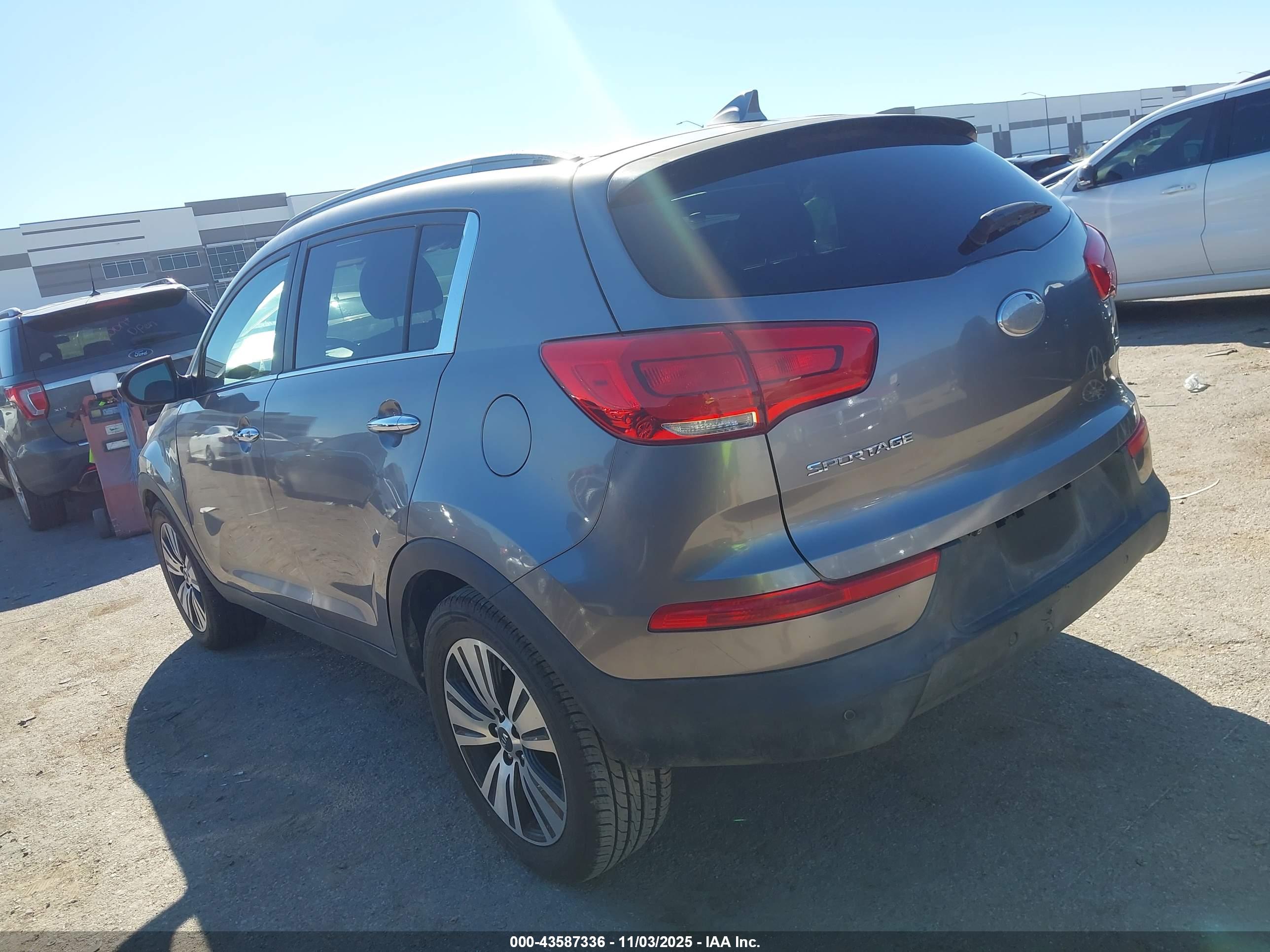 KIA SPORTAGE image 3