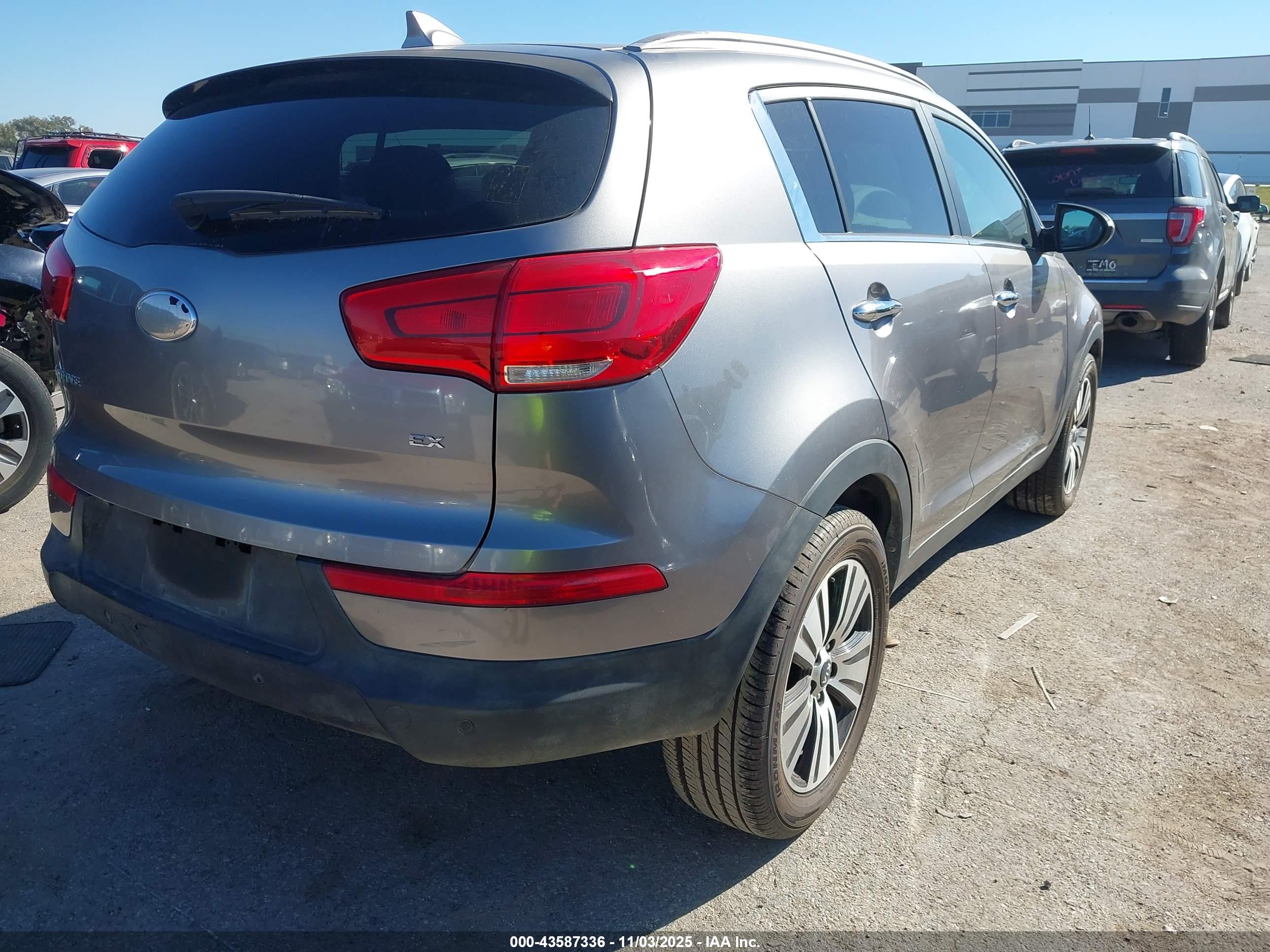 KIA SPORTAGE image 4