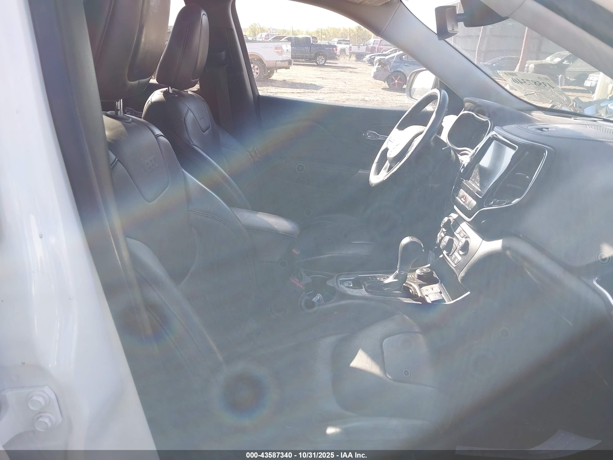 JEEP CHEROKEE image 5