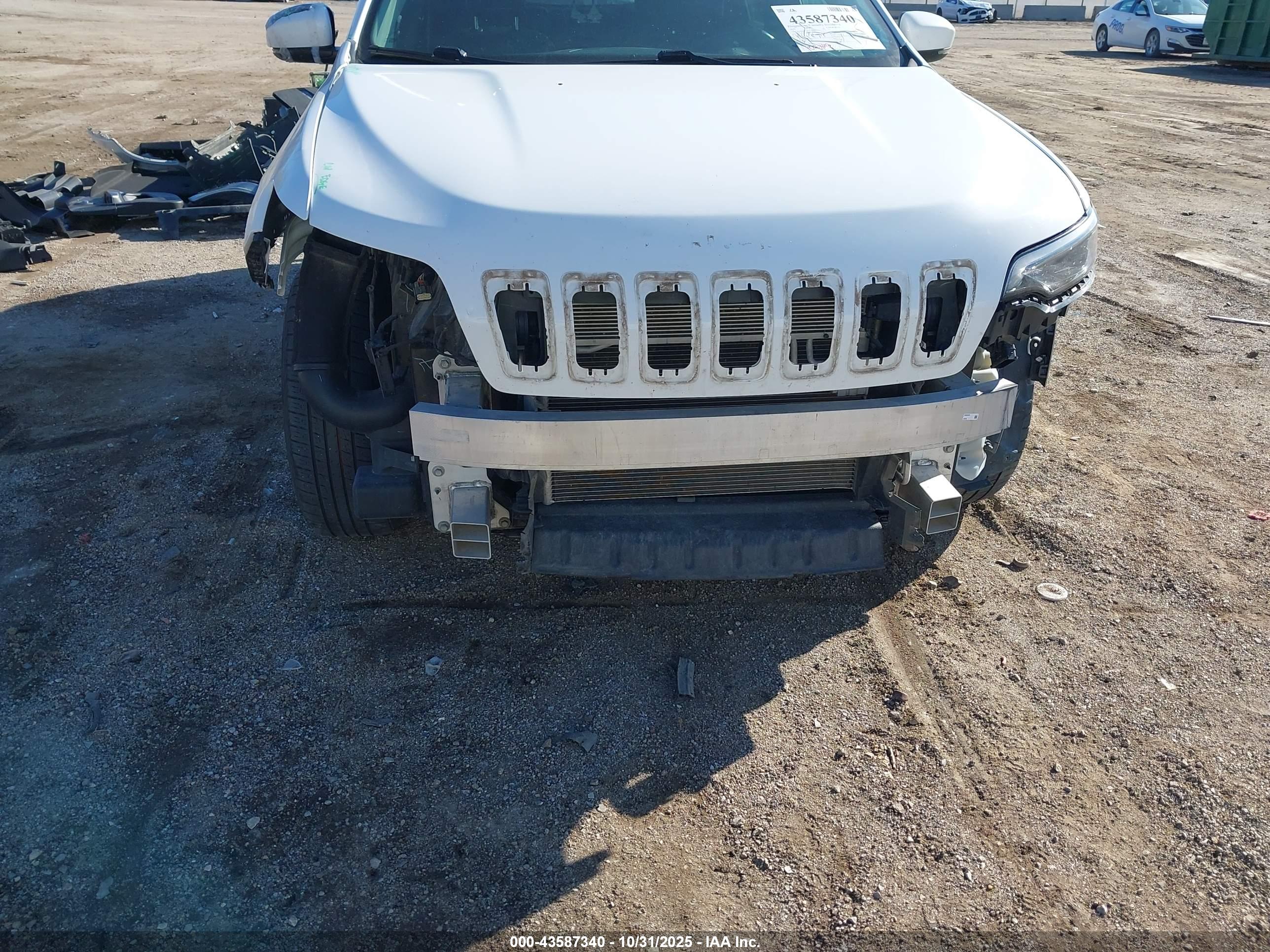 JEEP CHEROKEE image 6
