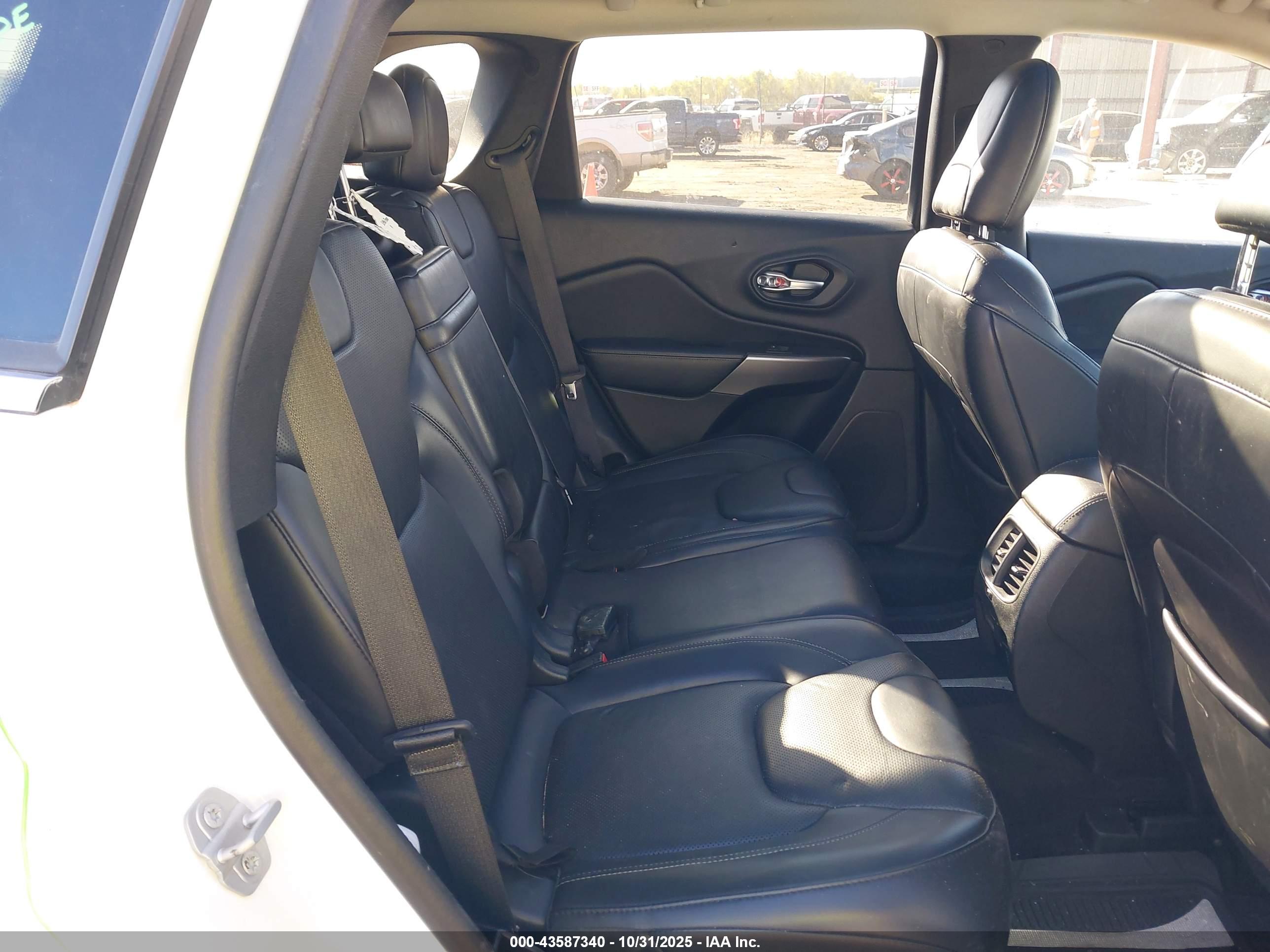 JEEP CHEROKEE image 8