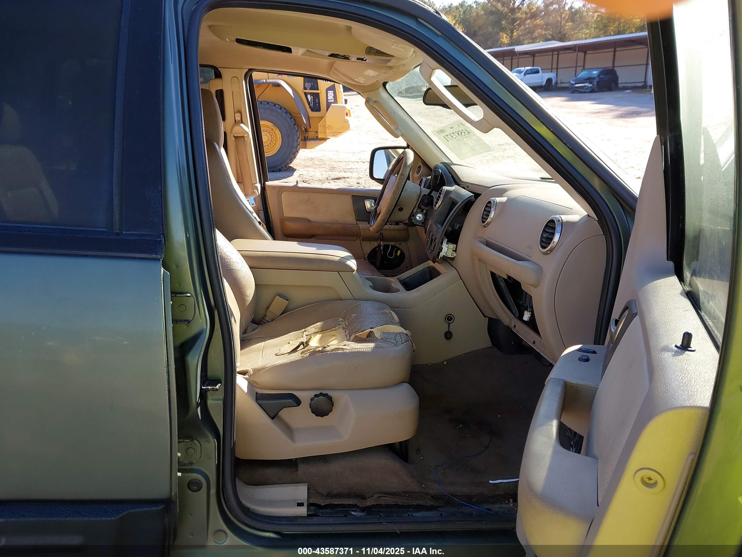 FORD EXPEDITION image 5