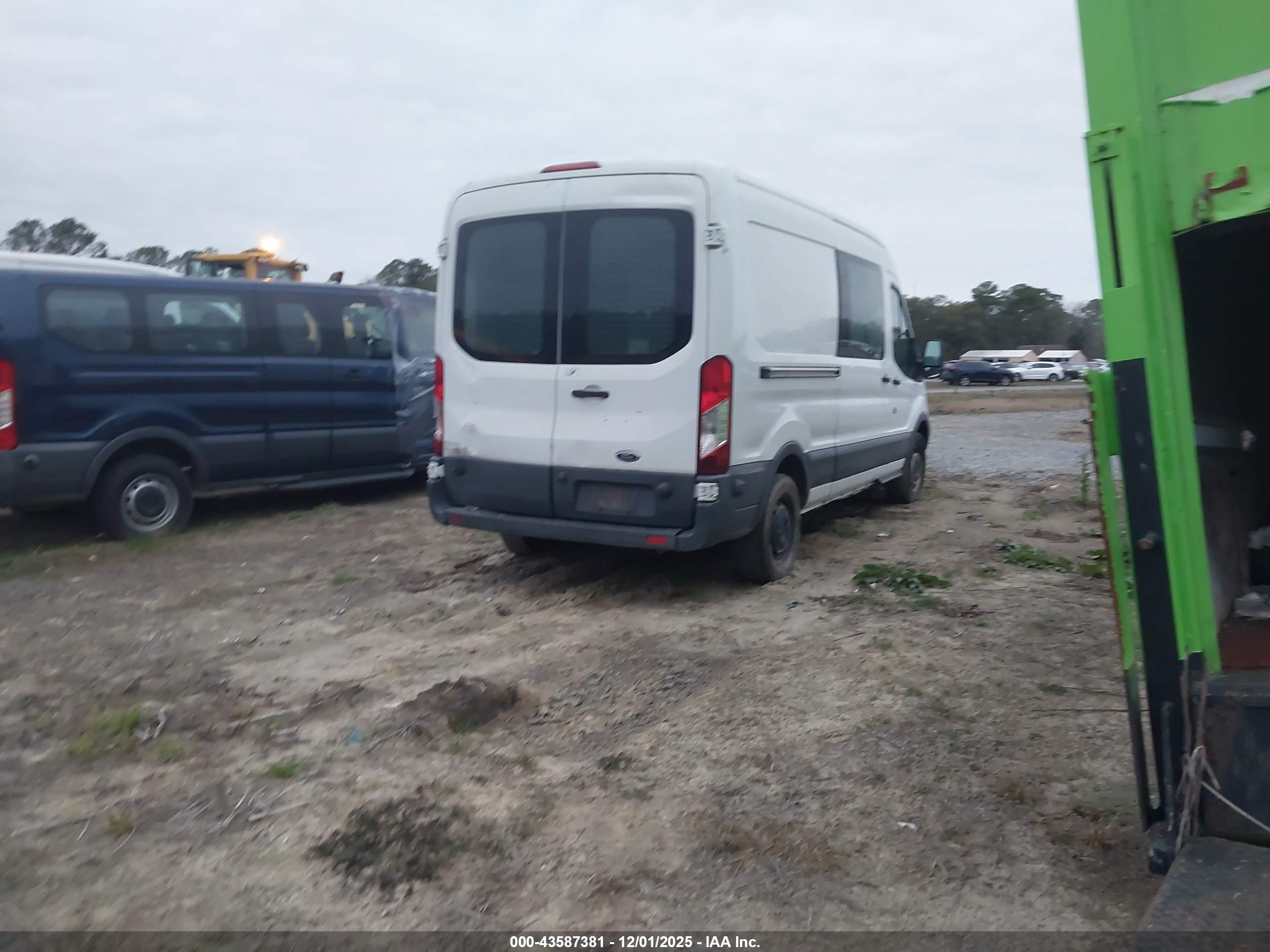 FORD TRANSIT-150 image 4