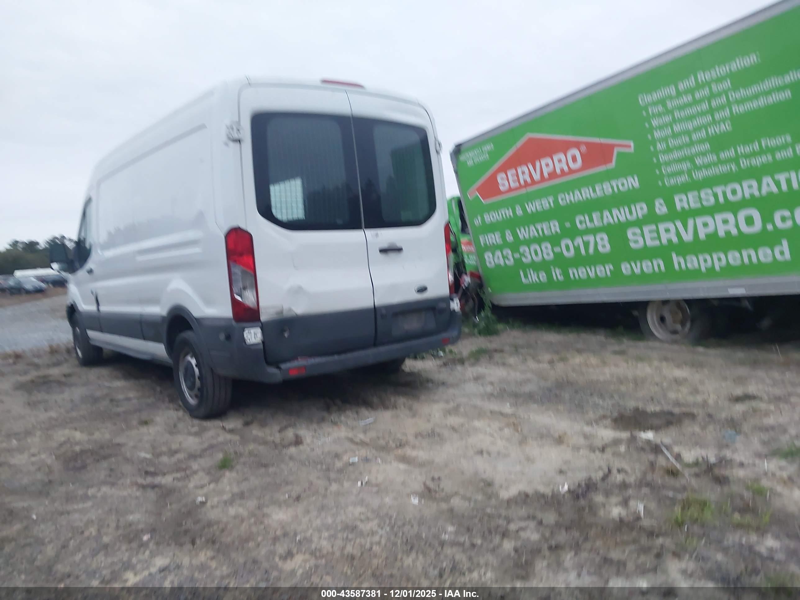 FORD TRANSIT-150 image 6