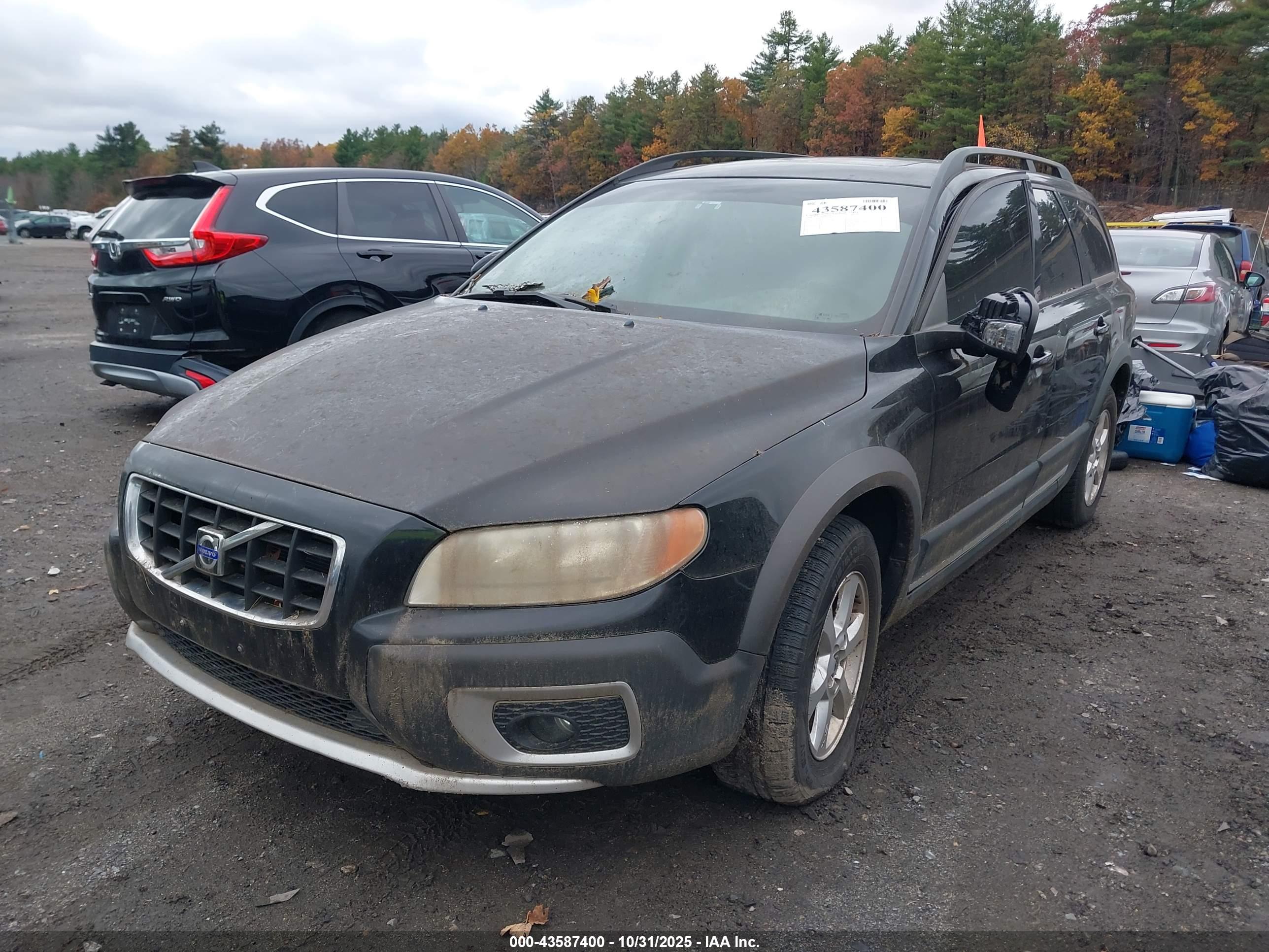 VOLVO XC70 image 2