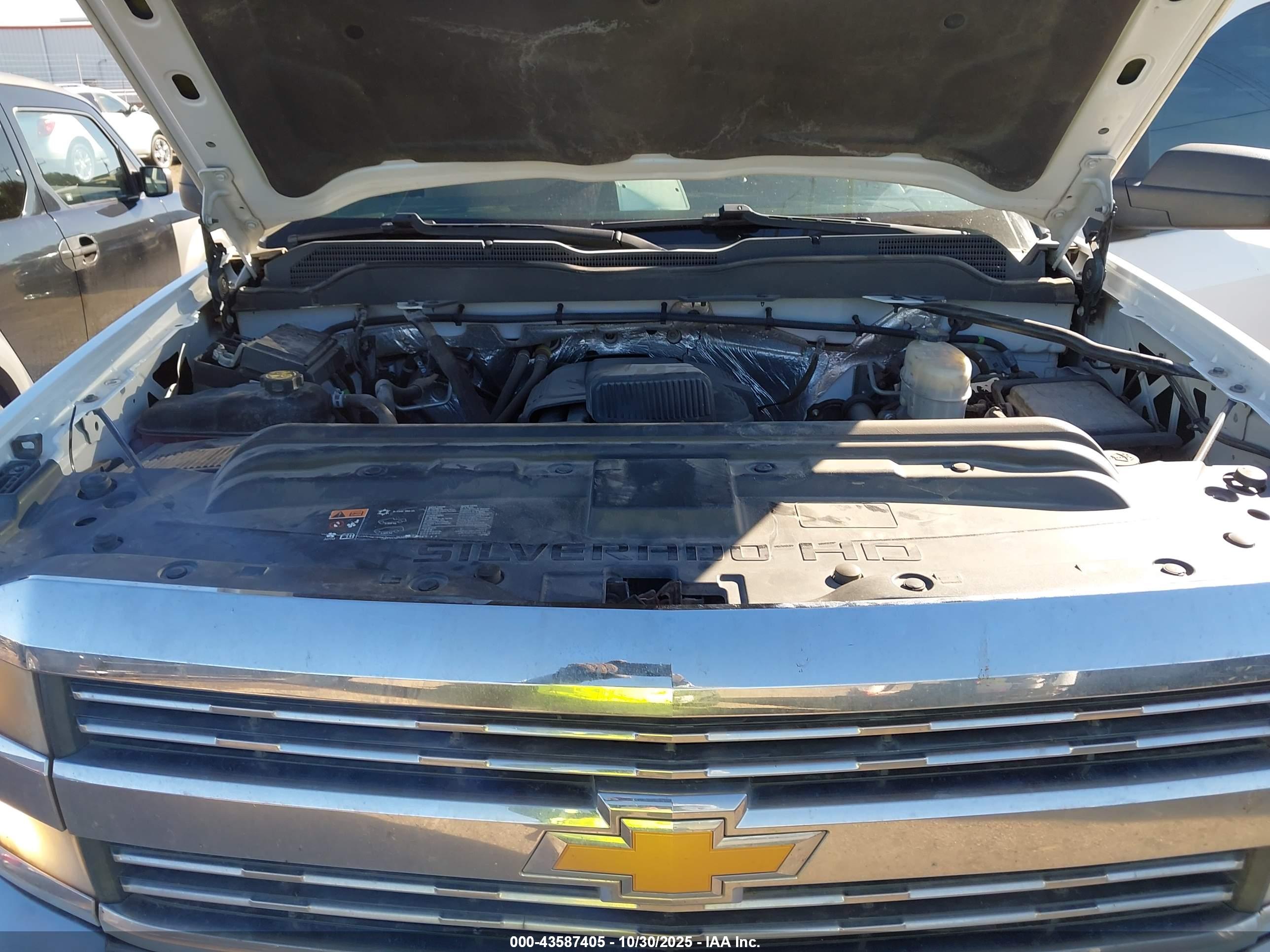 CHEVROLET SILVERADO image 10