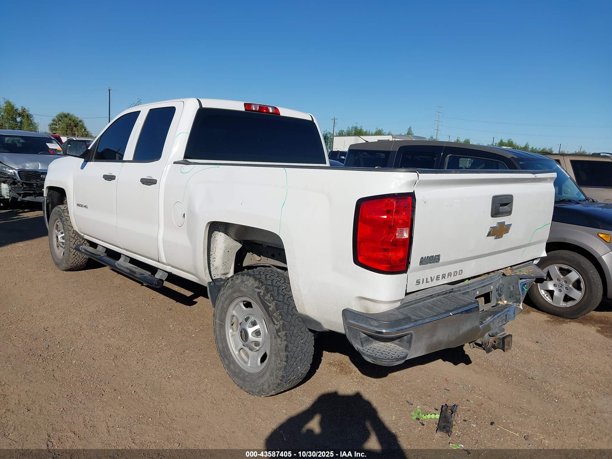 CHEVROLET SILVERADO image 3