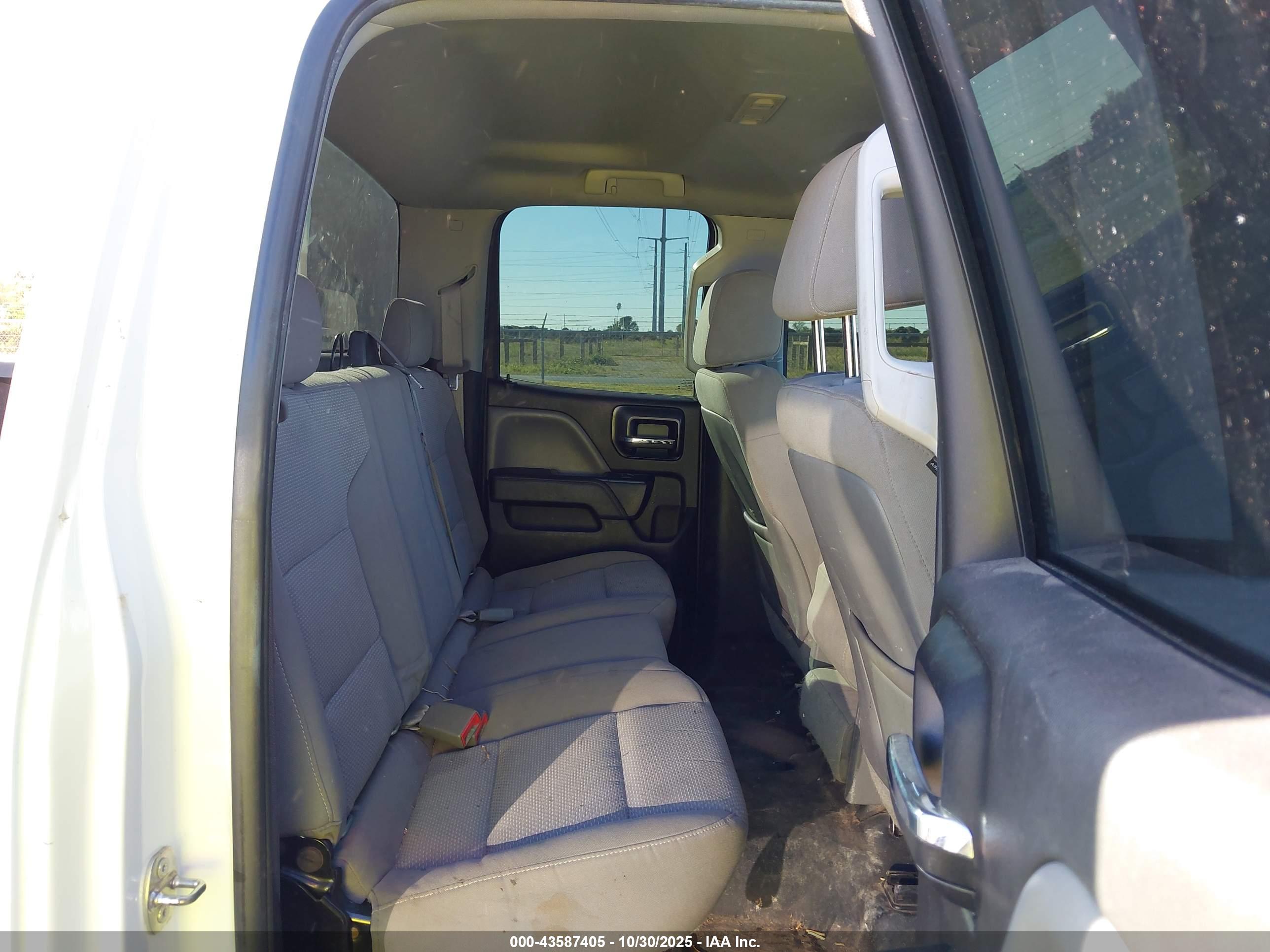 CHEVROLET SILVERADO image 8