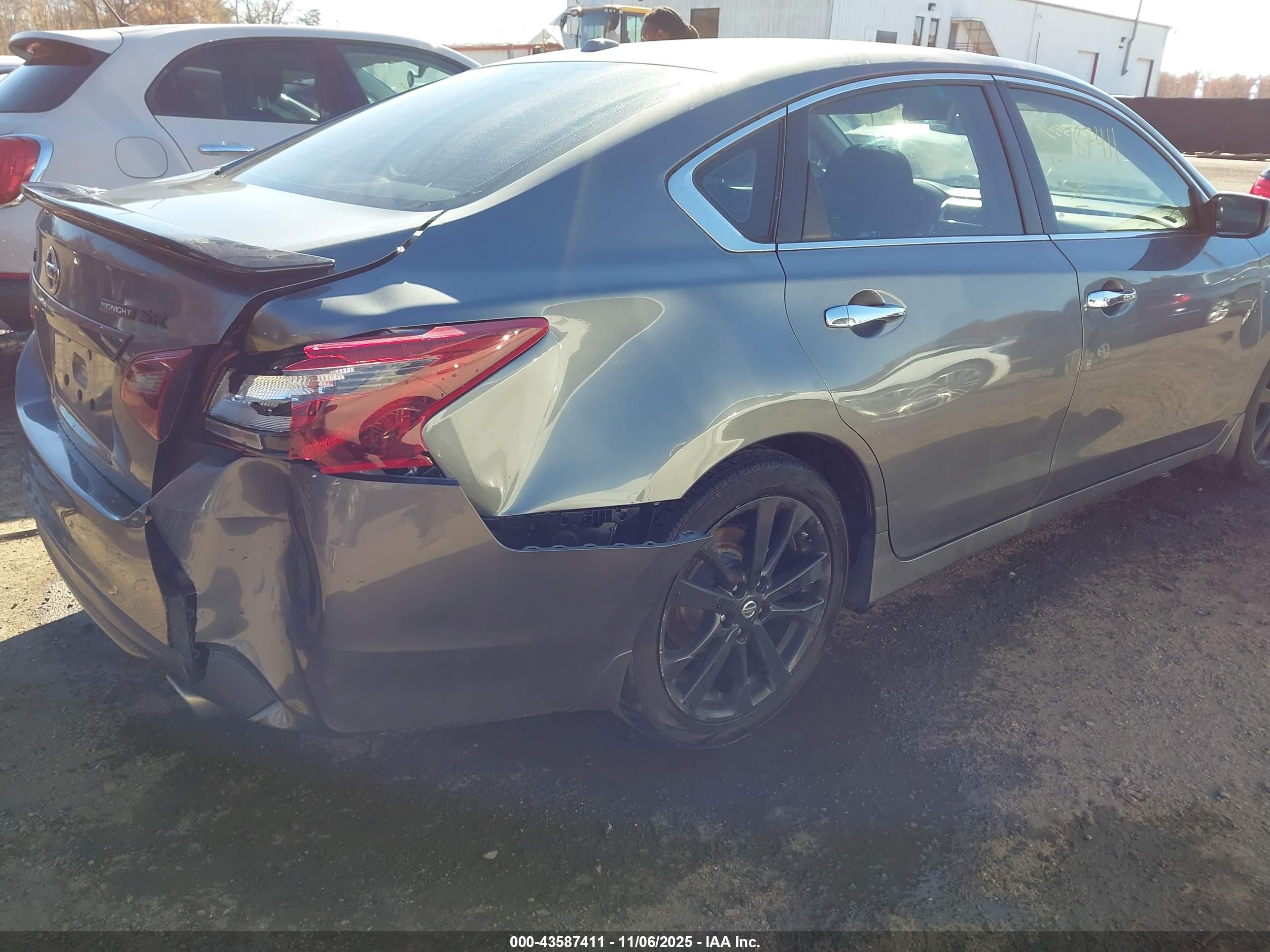 NISSAN ALTIMA image 6