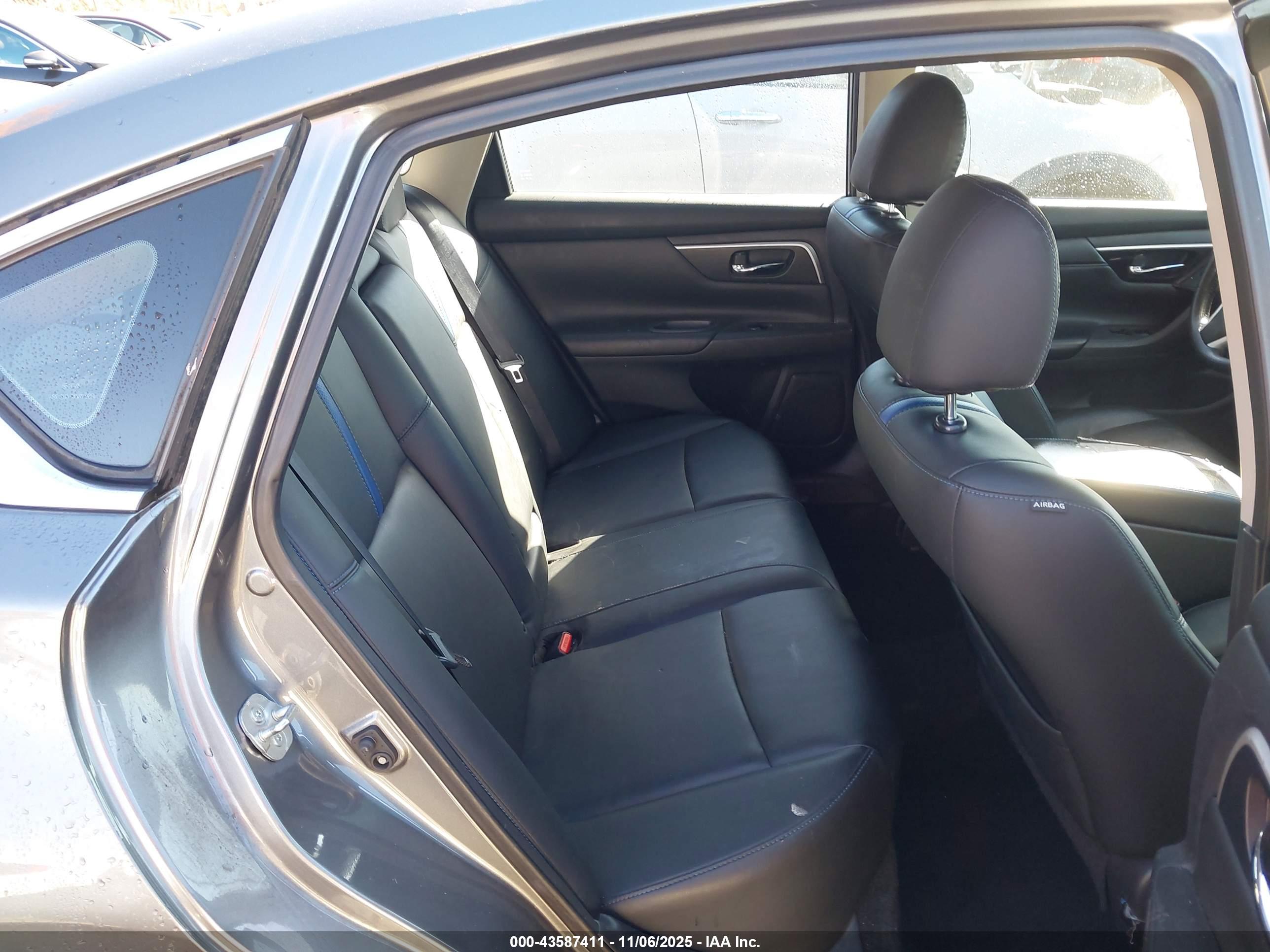 NISSAN ALTIMA image 8