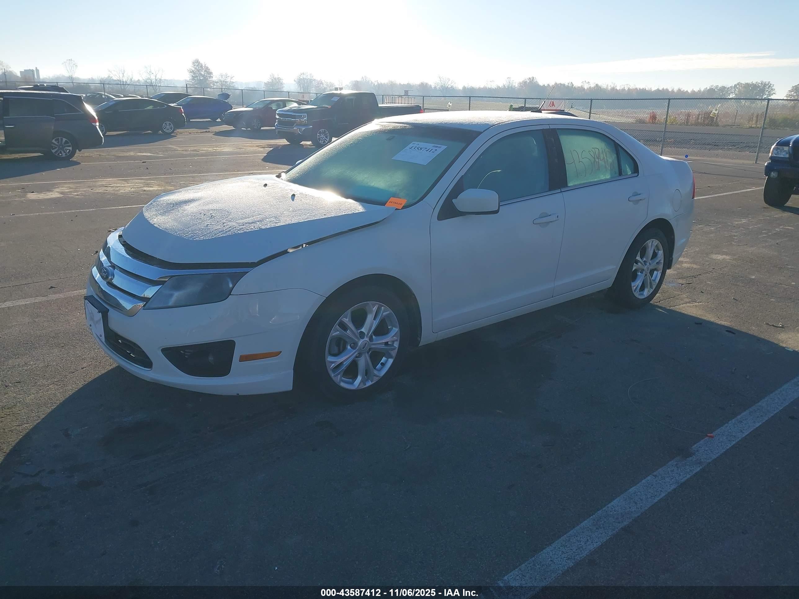 FORD FUSION image 2