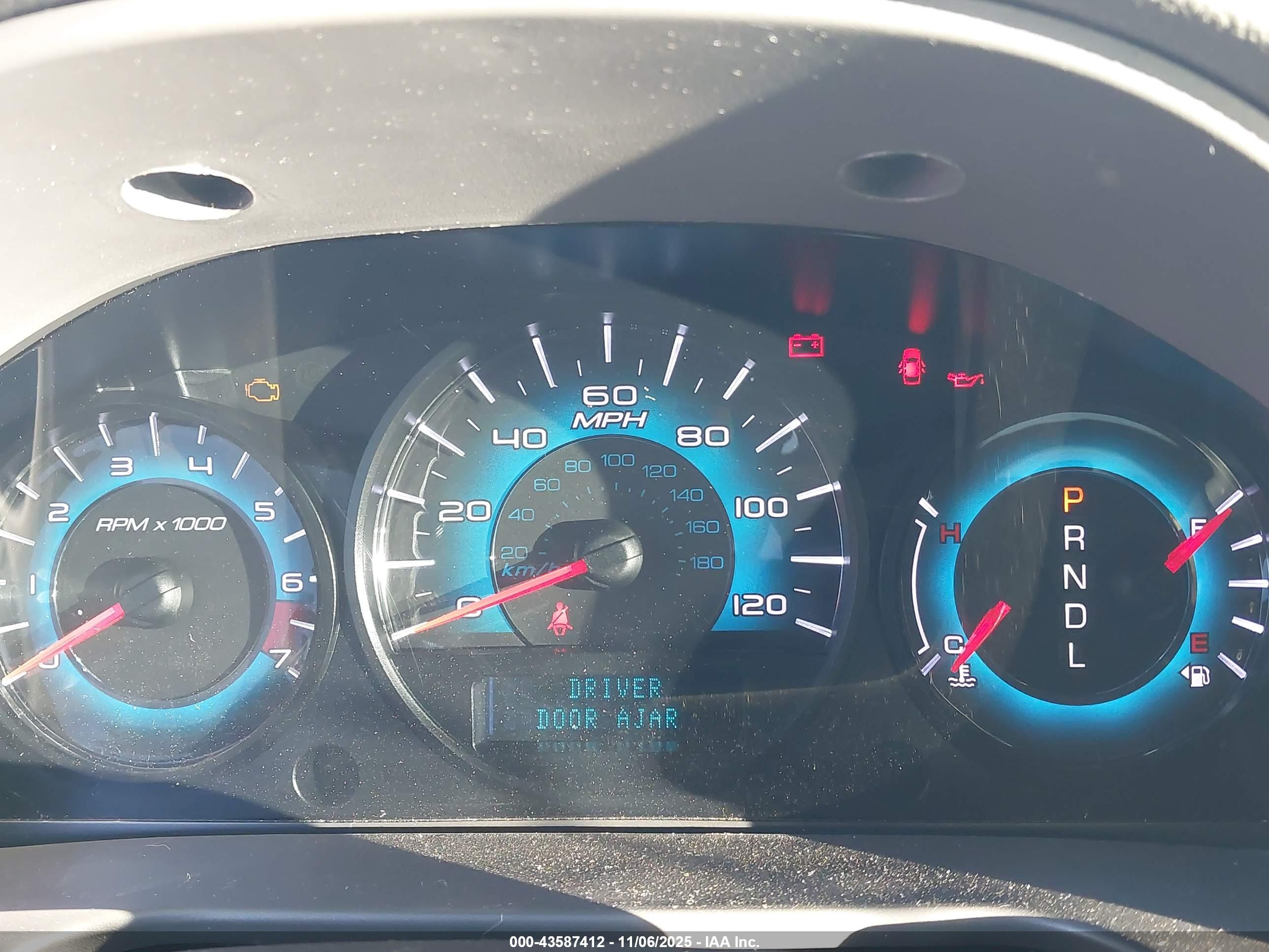 FORD FUSION image 7