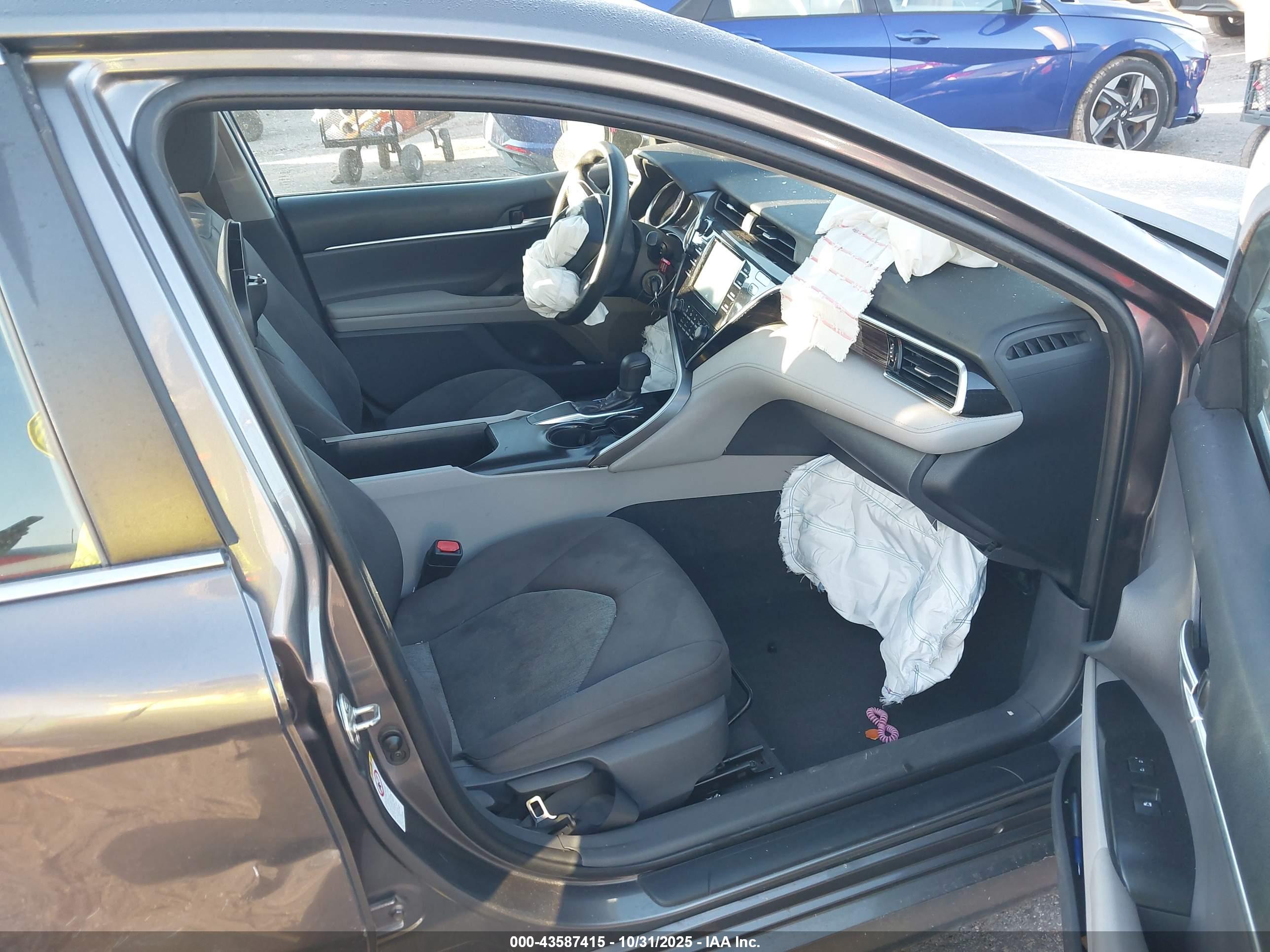TOYOTA CAMRY image 5