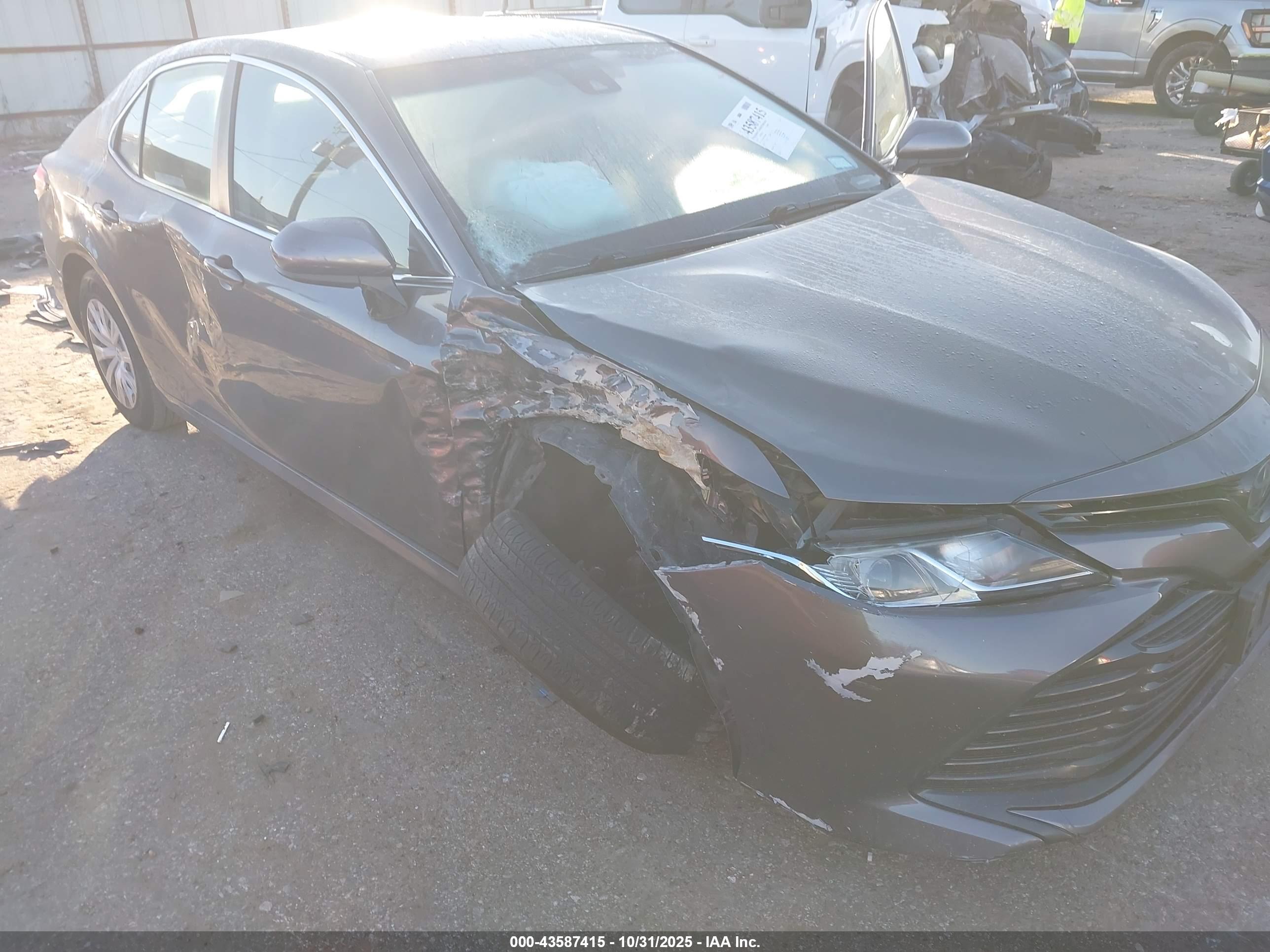 TOYOTA CAMRY image 6