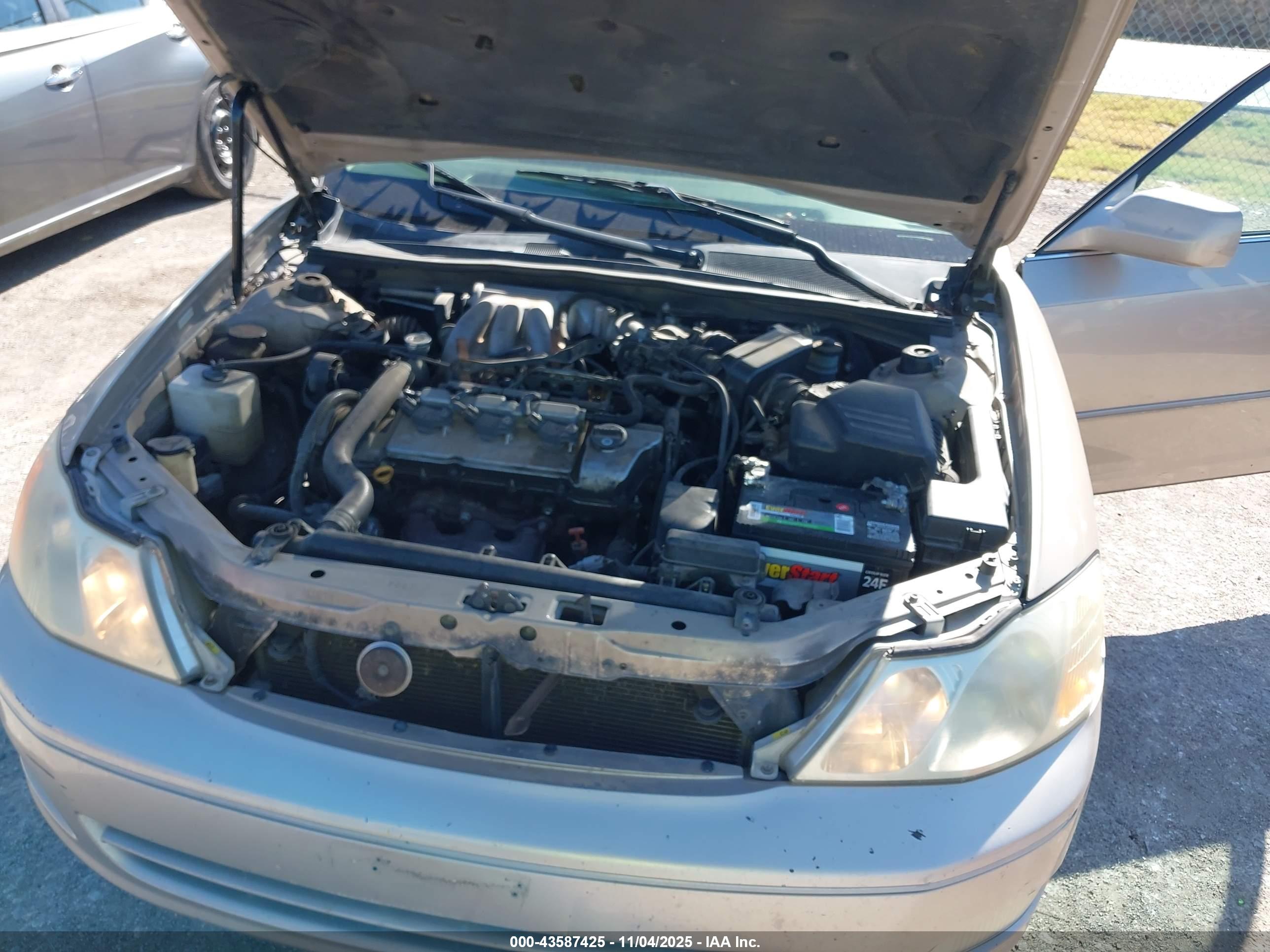 TOYOTA AVALON image 10