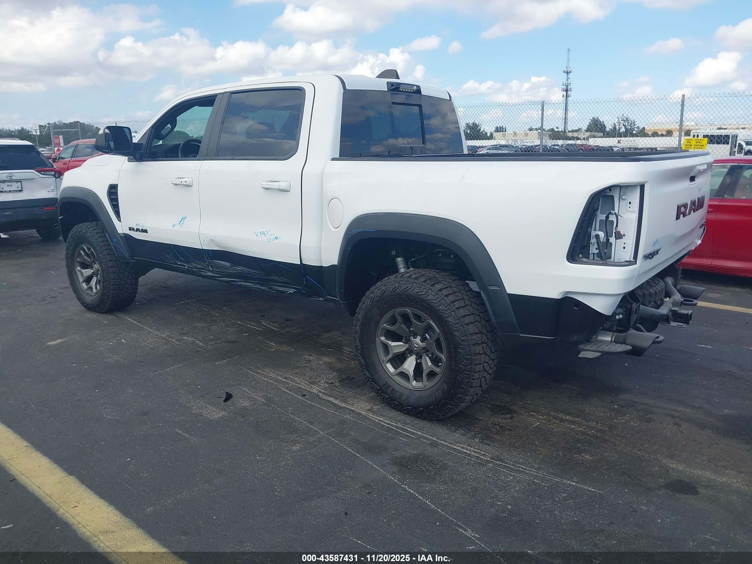 RAM 1500 image 3