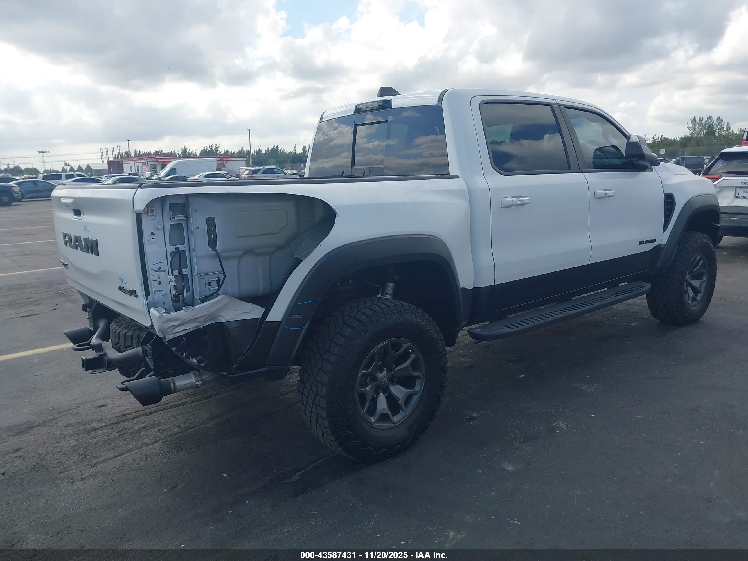 RAM 1500 image 4