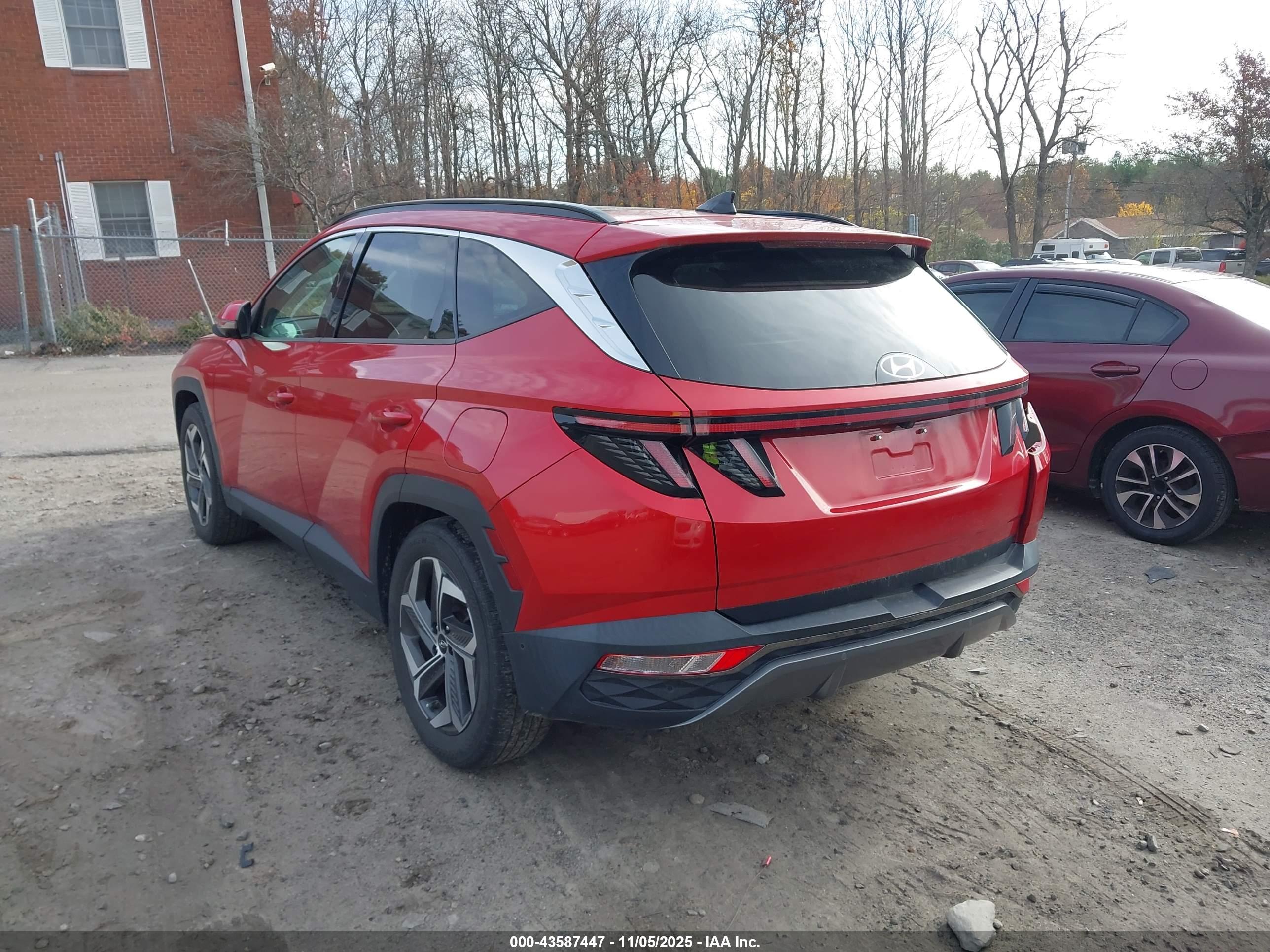 HYUNDAI TUCSON image 3