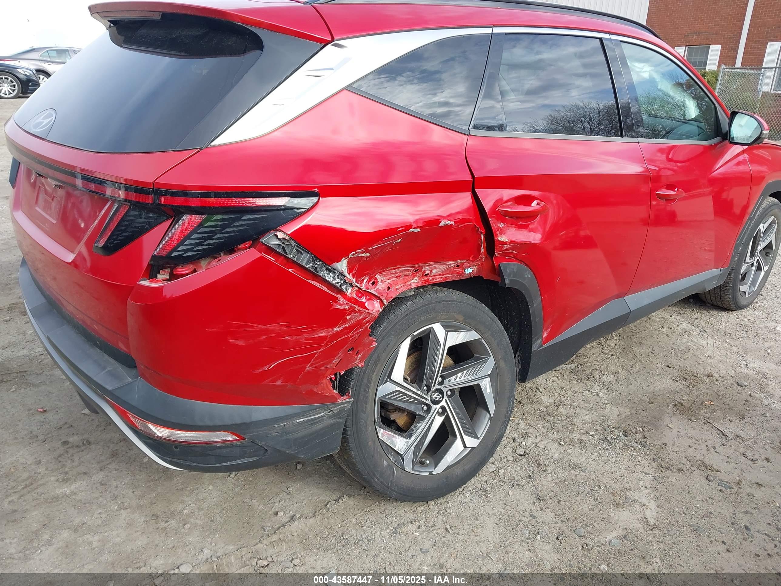 HYUNDAI TUCSON image 6
