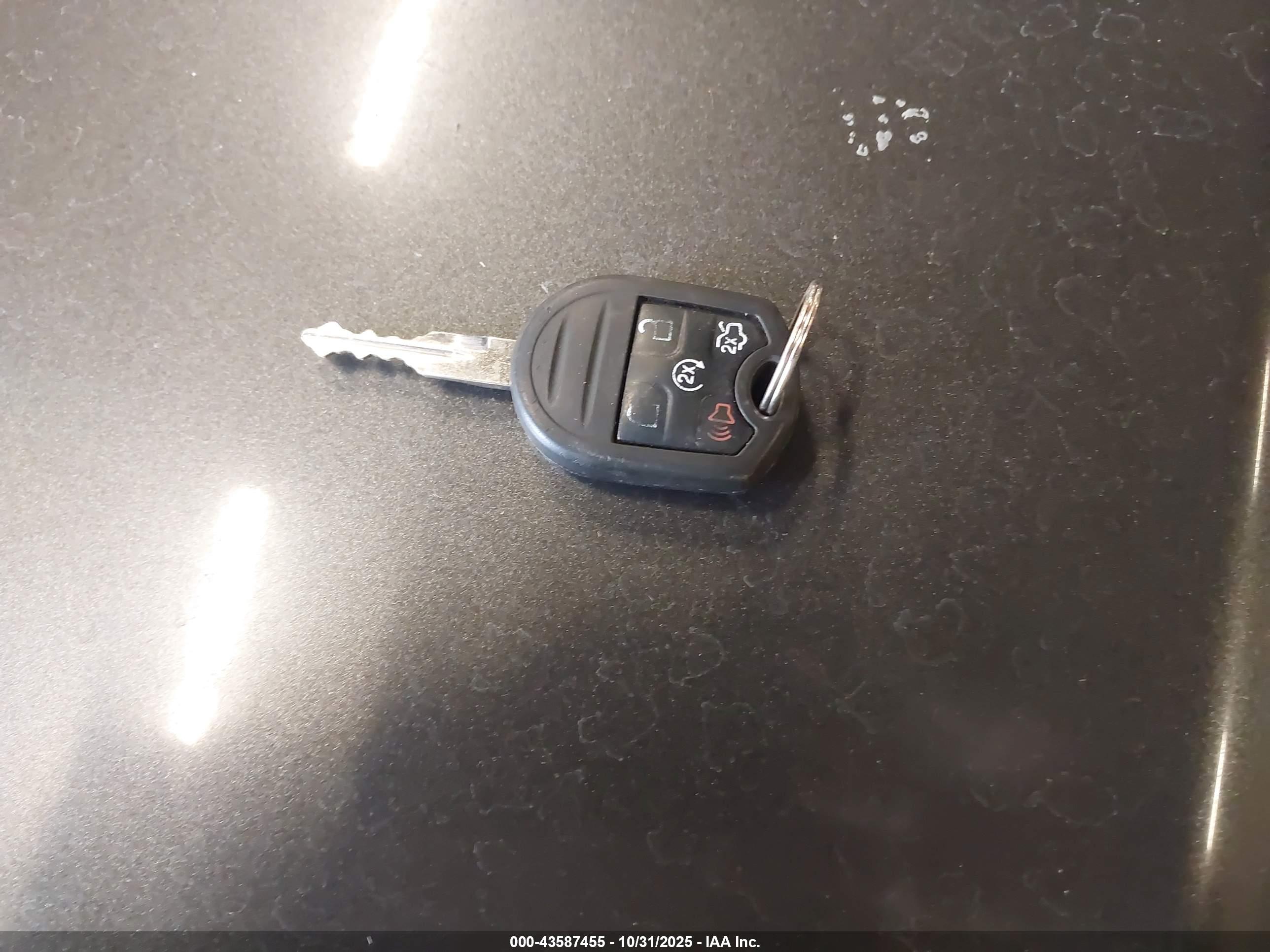 FORD EXPEDITION image 11