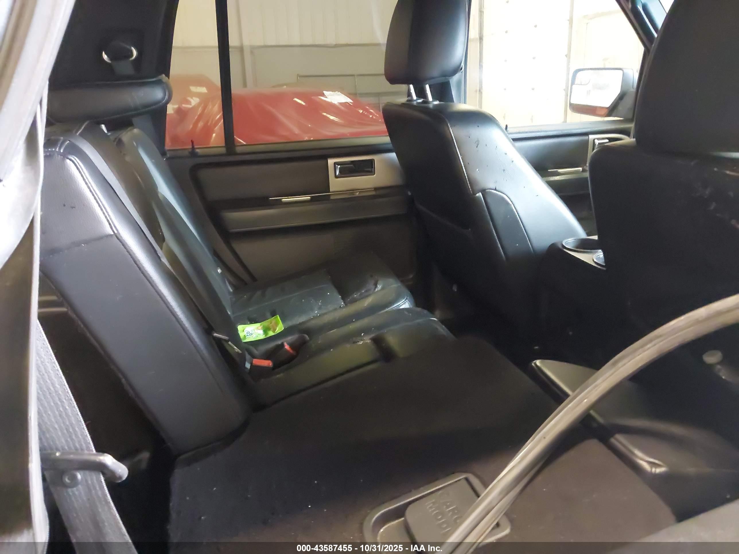 FORD EXPEDITION image 8