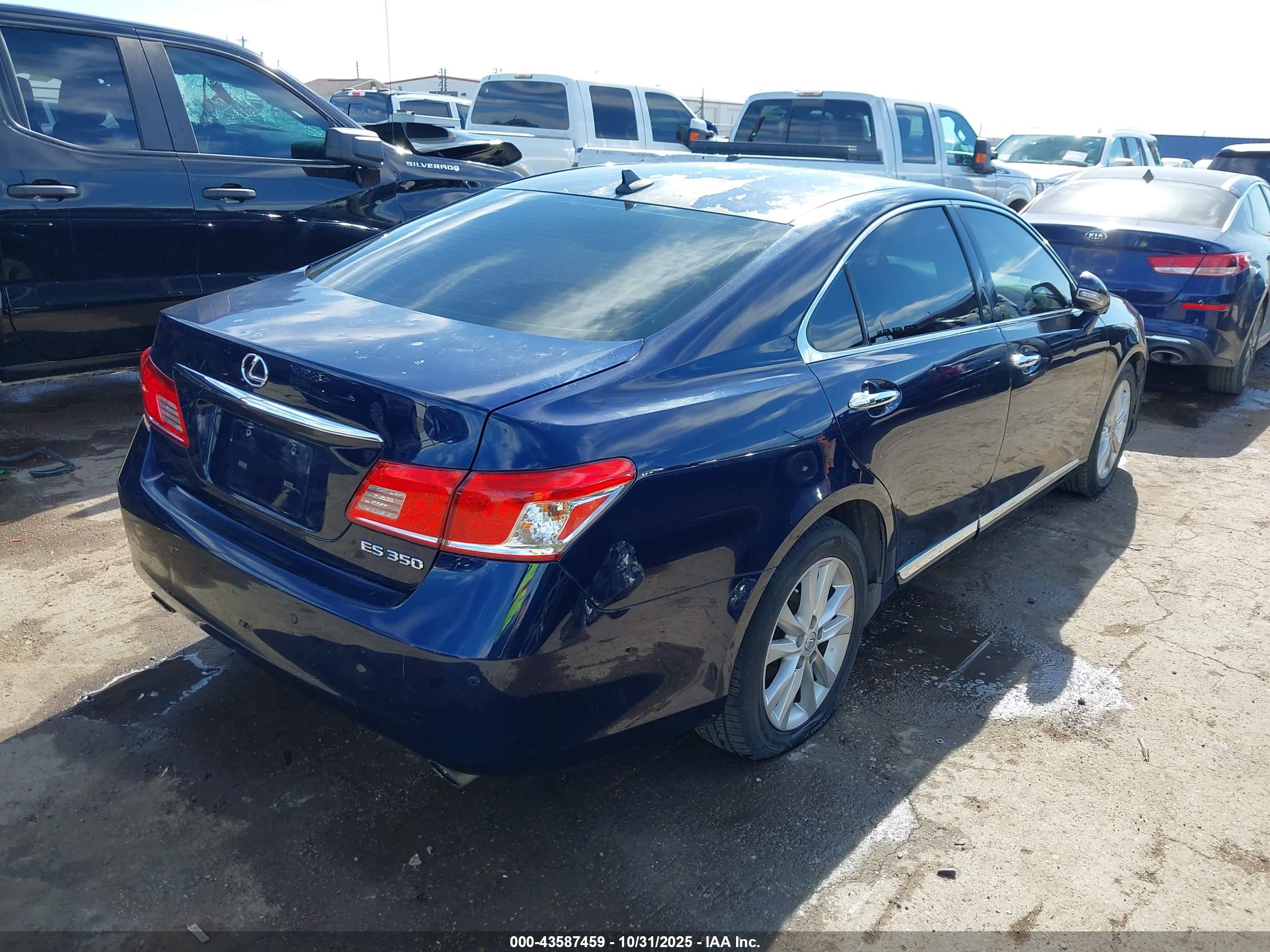 LEXUS ES image 4