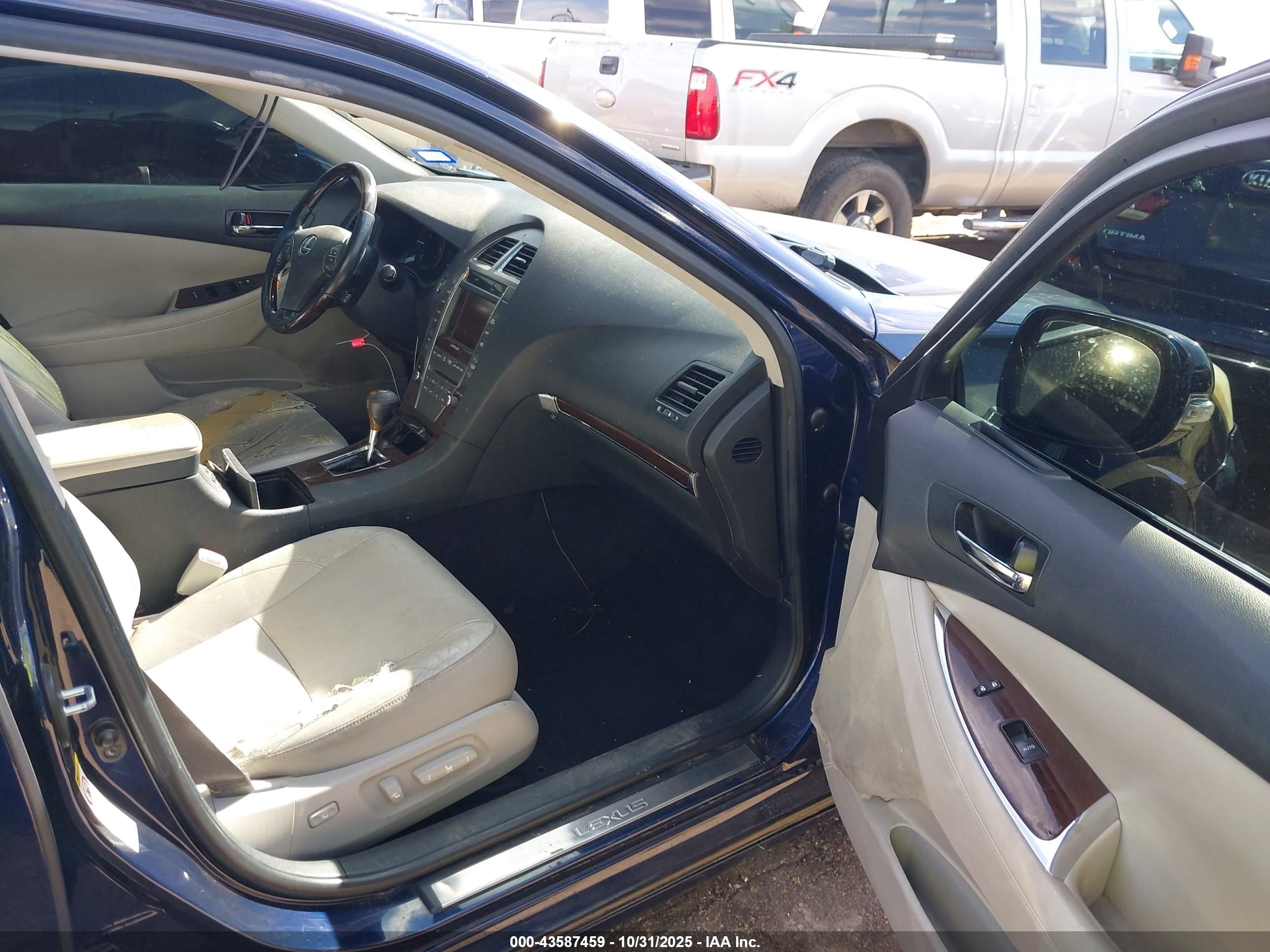 LEXUS ES image 5