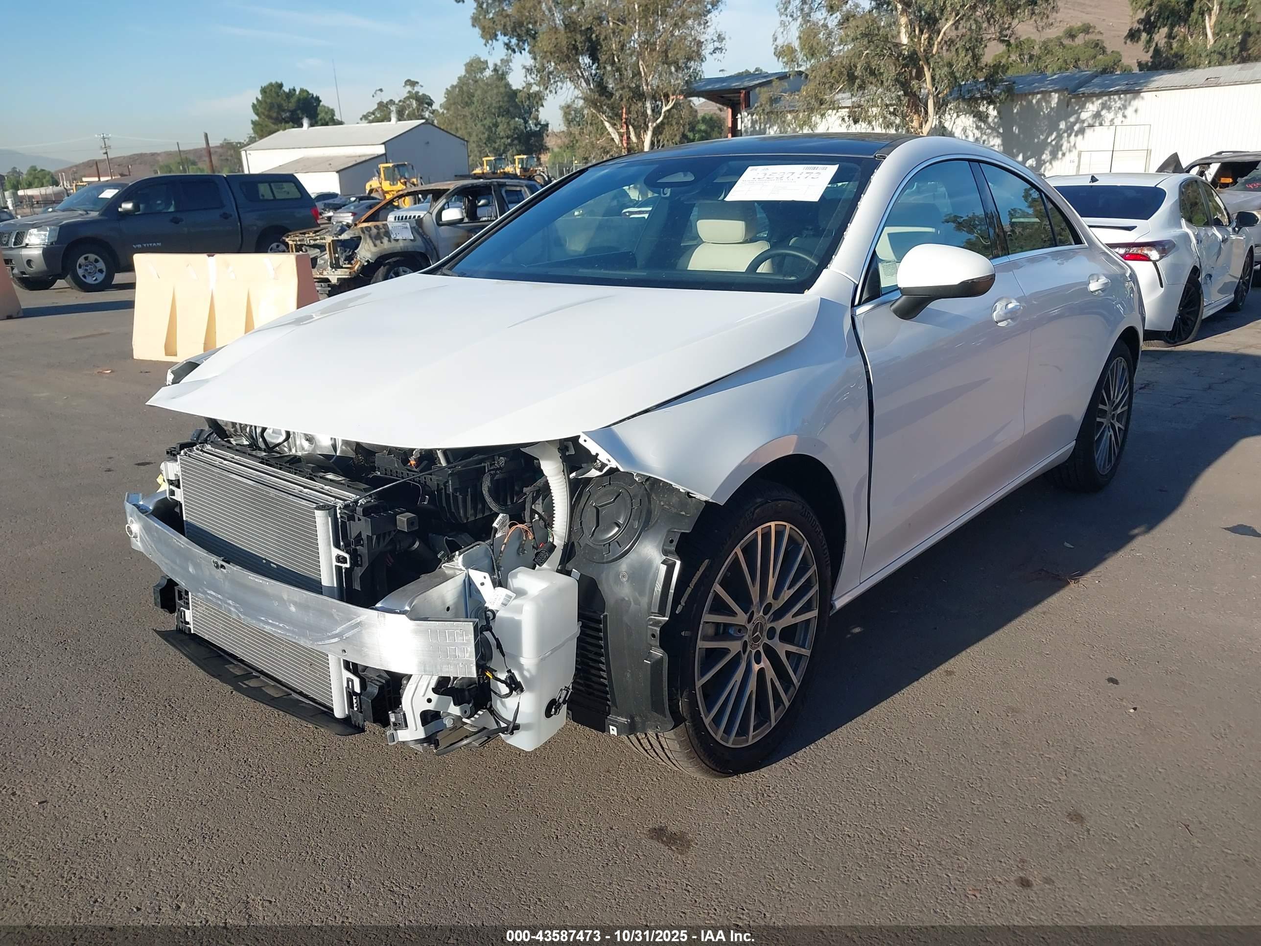 MERCEDES-BENZ CLA image 2