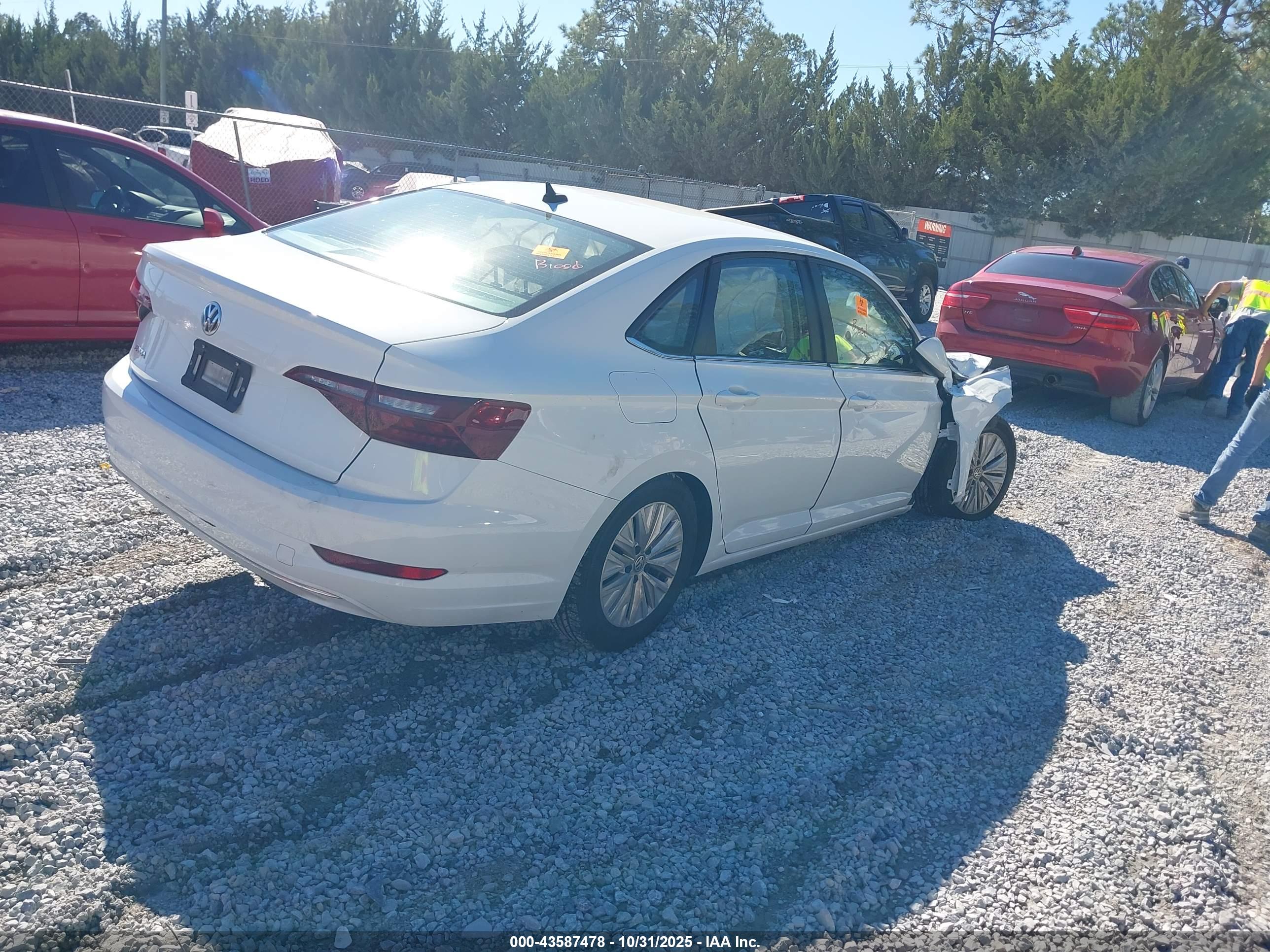 VOLKSWAGEN JETTA image 4