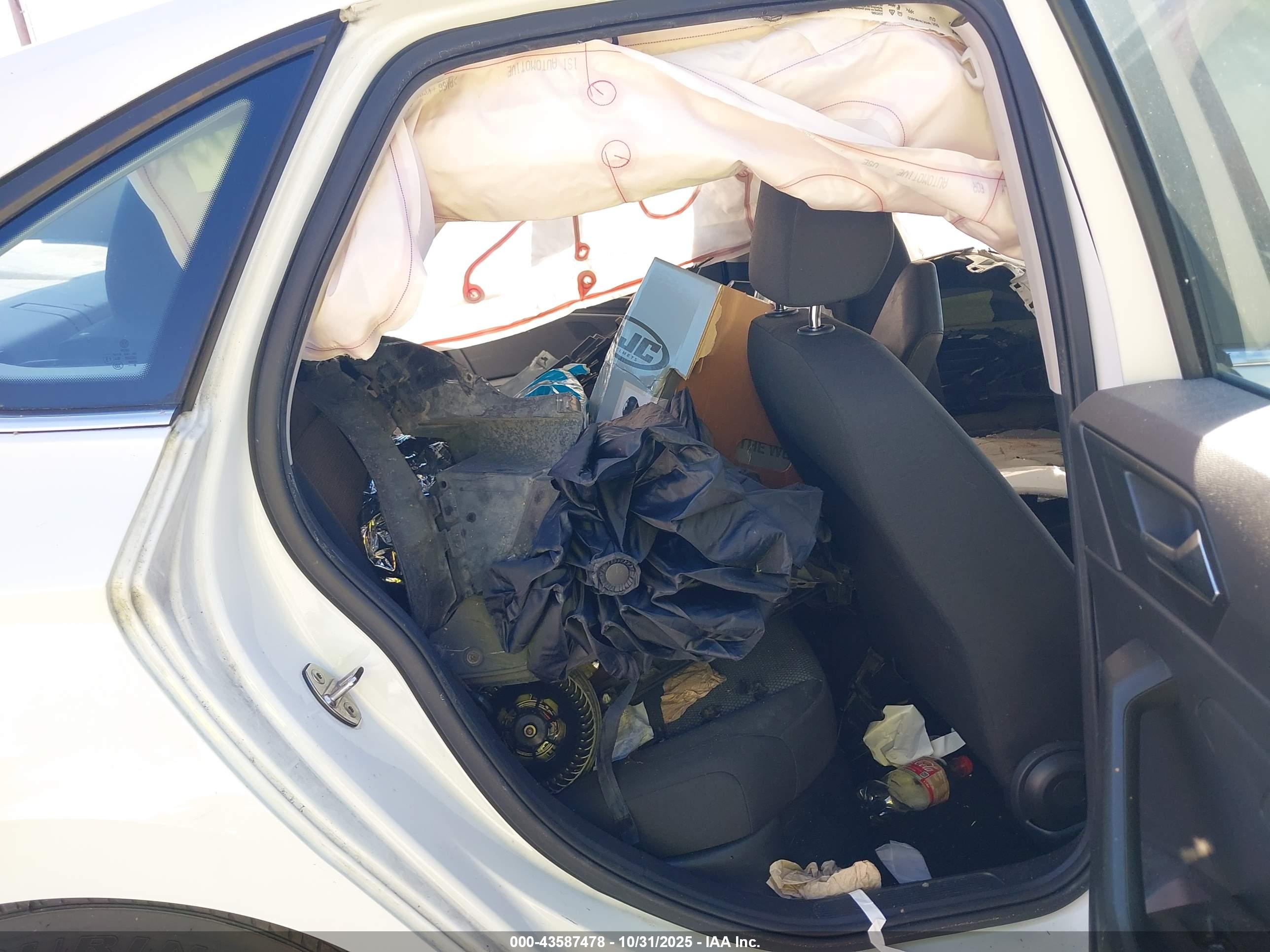 VOLKSWAGEN JETTA image 8